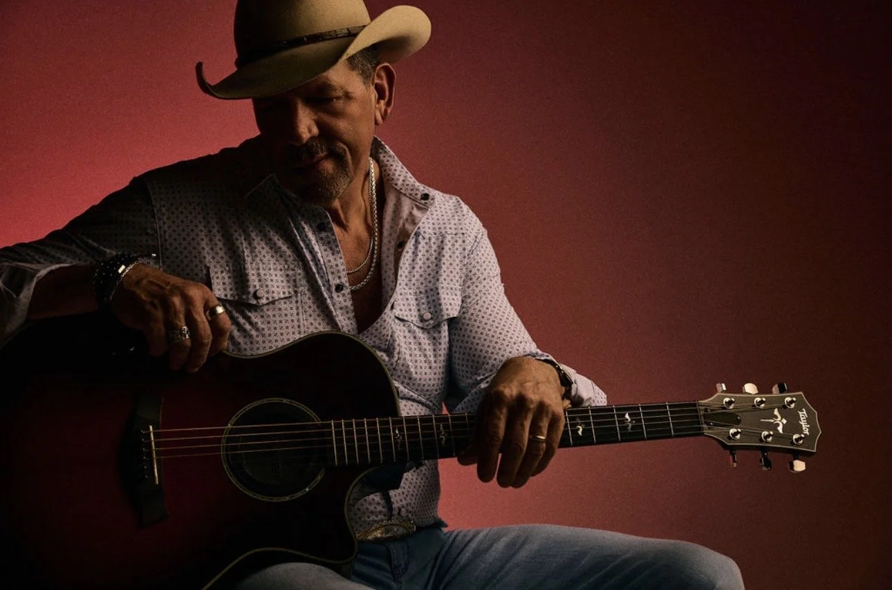 Country Artist Brandon Sandefur Unveils “Lying Down”