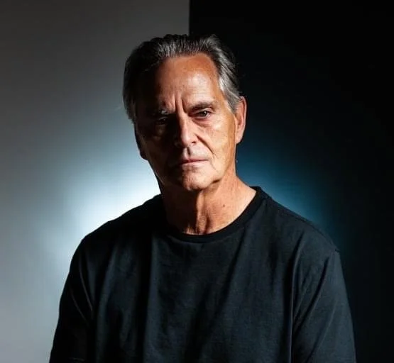 Robbie Mangiardi Presents His "Crack Of Light" Visual