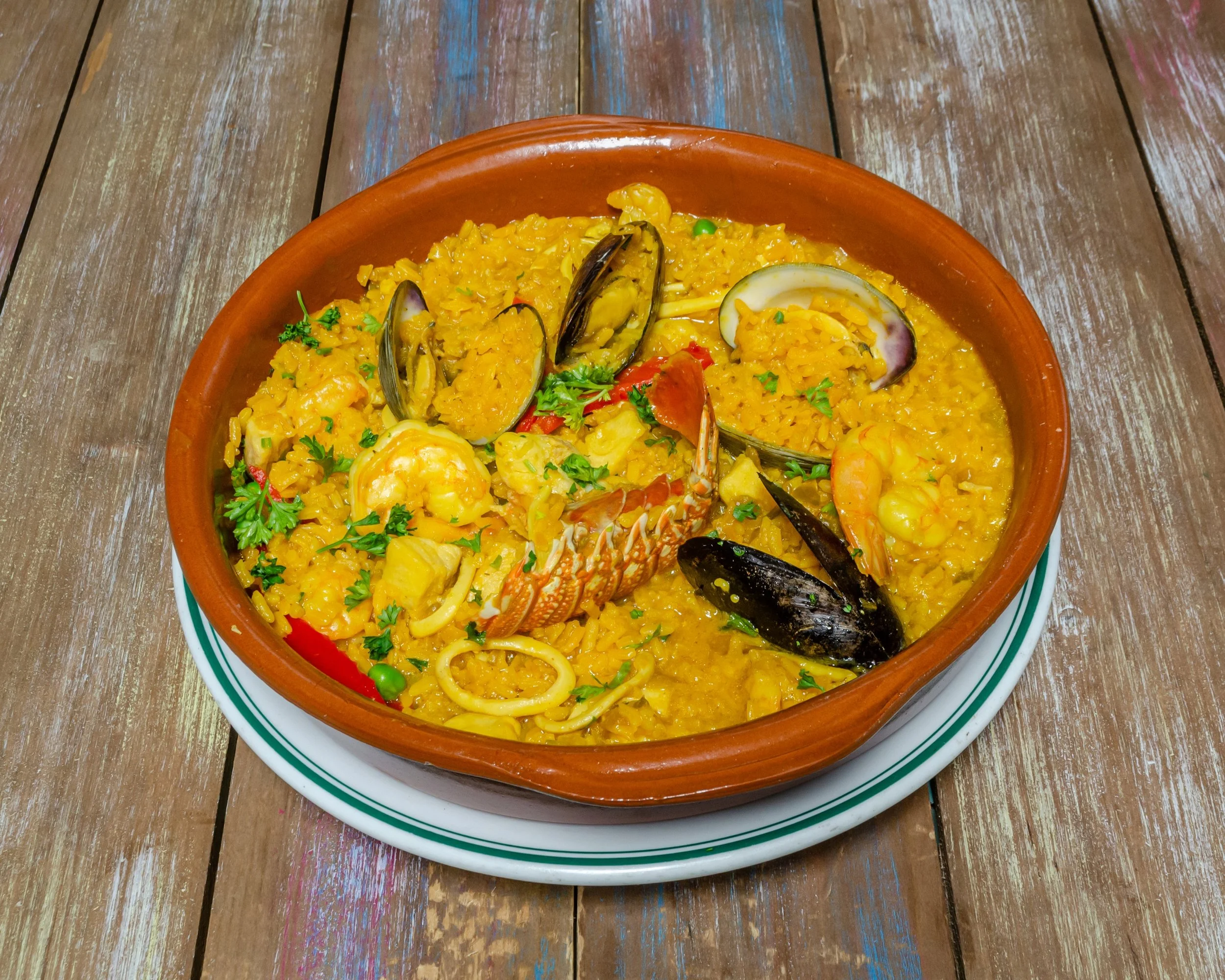 LaMinuteraSeafoodRestaurant_Paella_2880x2304.JPG