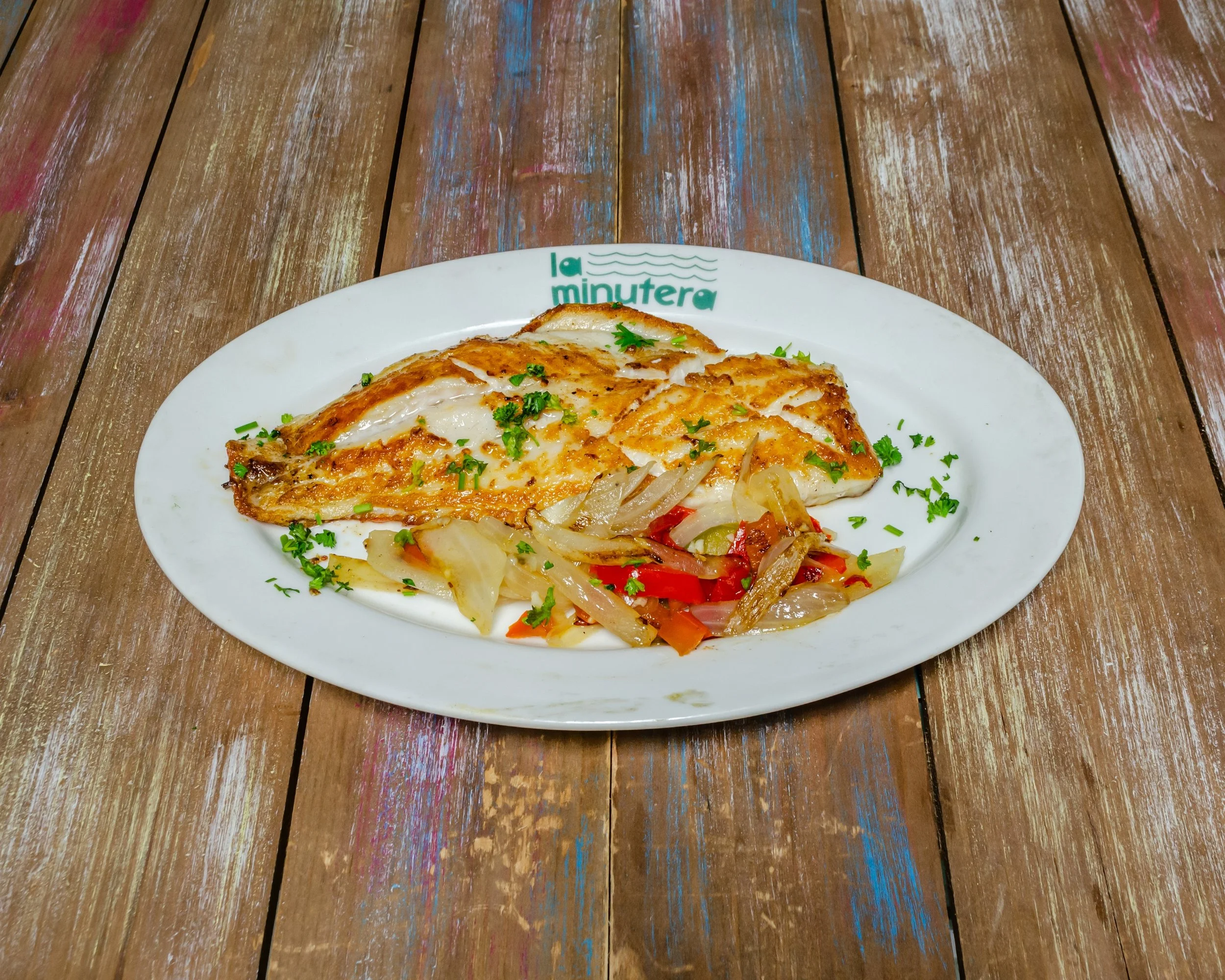 LaMinuteraSeafoodRestaurant_FiletePargoALaPlancha_2880x2304.JPG