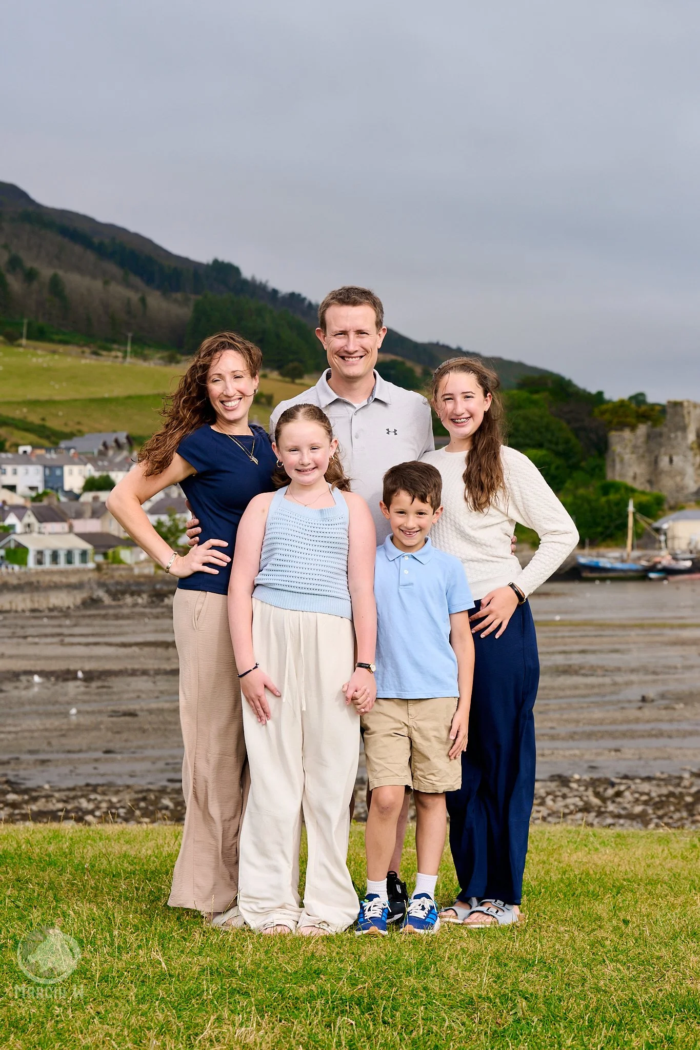 Family photographer in Carlingford, Louth capturing a three-generation American family visiting Ireland. Natural outdoor family portraits by Marcin W Photography, Drogheda, specialising in relaxed, authentic family photography across Louth, Meath and