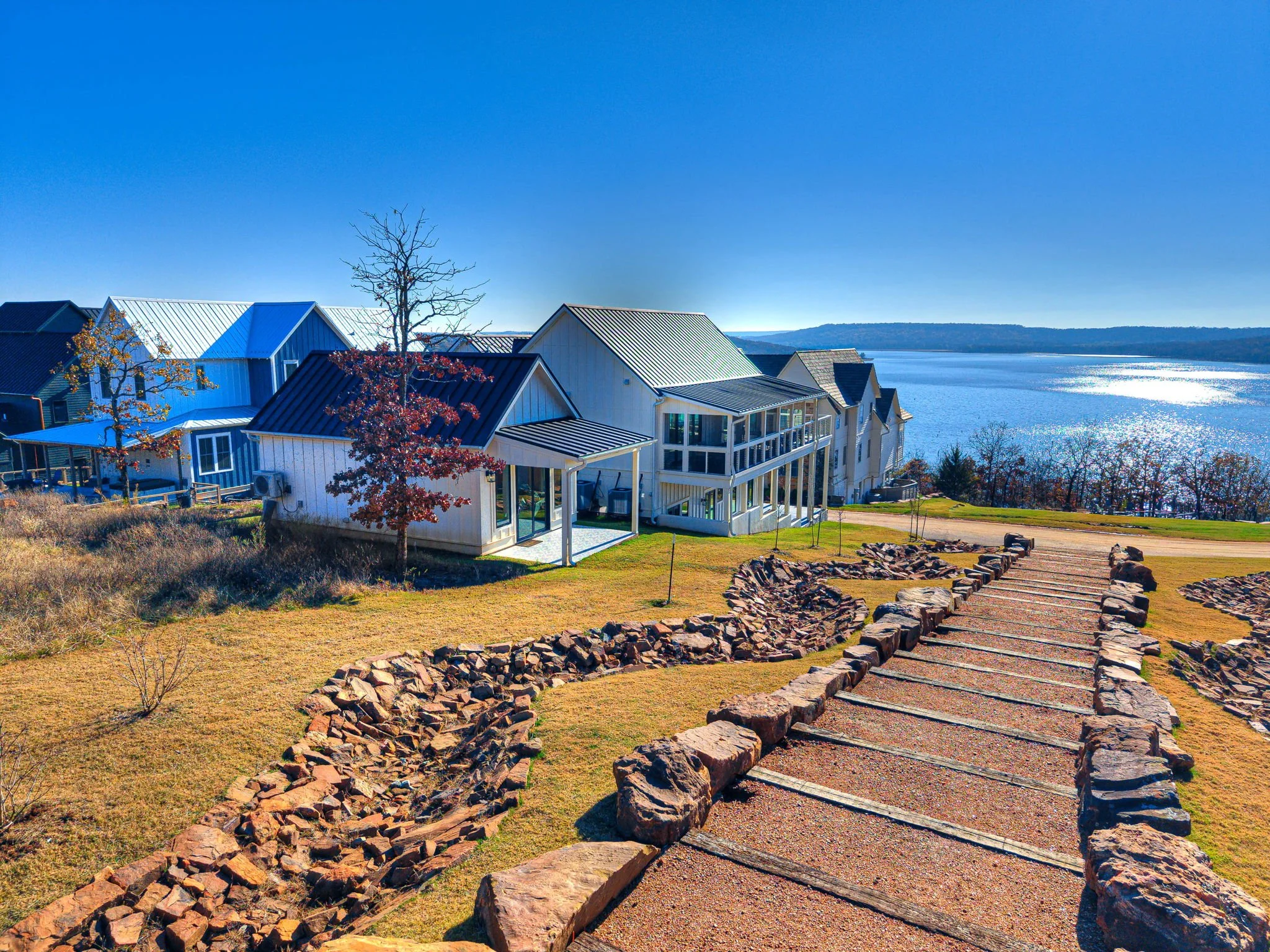 14-web-or-mls-121 Lower Green Way-14.jpg