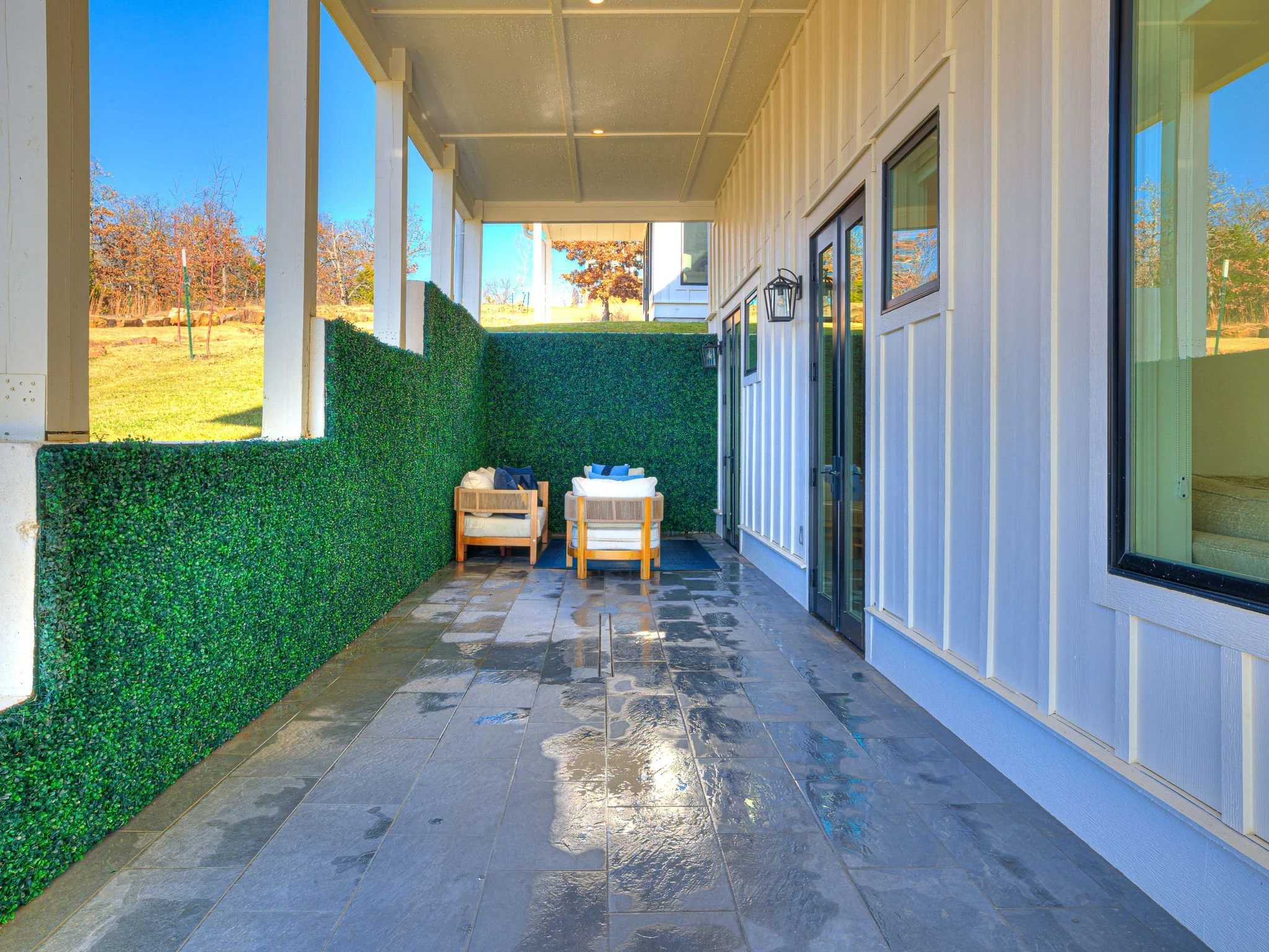 24-web-or-mls-121 Lower Green Way-24.jpg