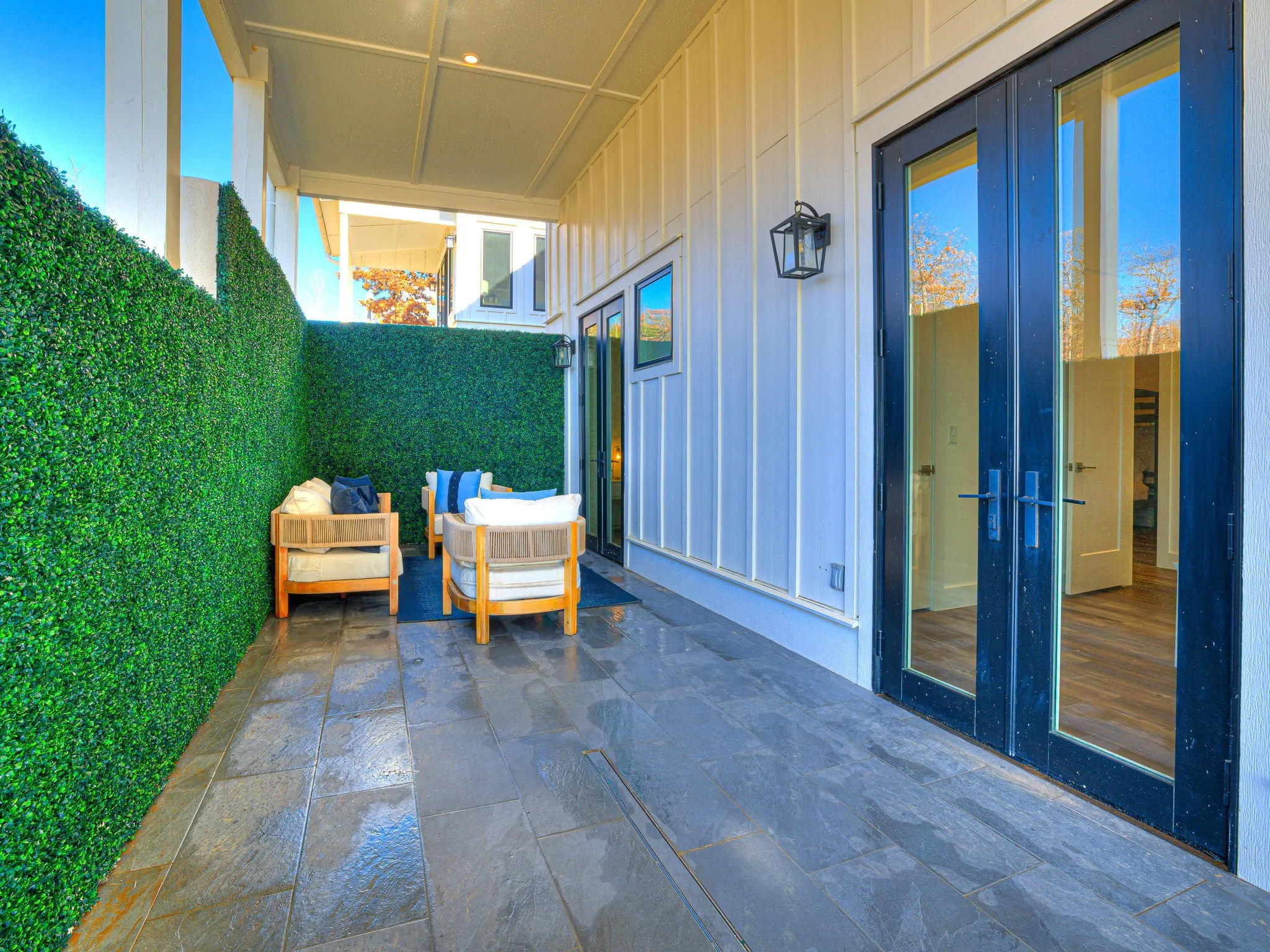 25-web-or-mls-121 Lower Green Way-25.jpg
