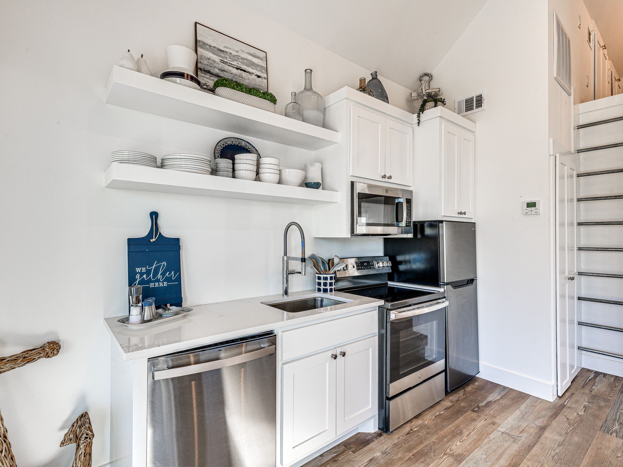 96-web-or-mls-121 Lower Green Way-96.jpg