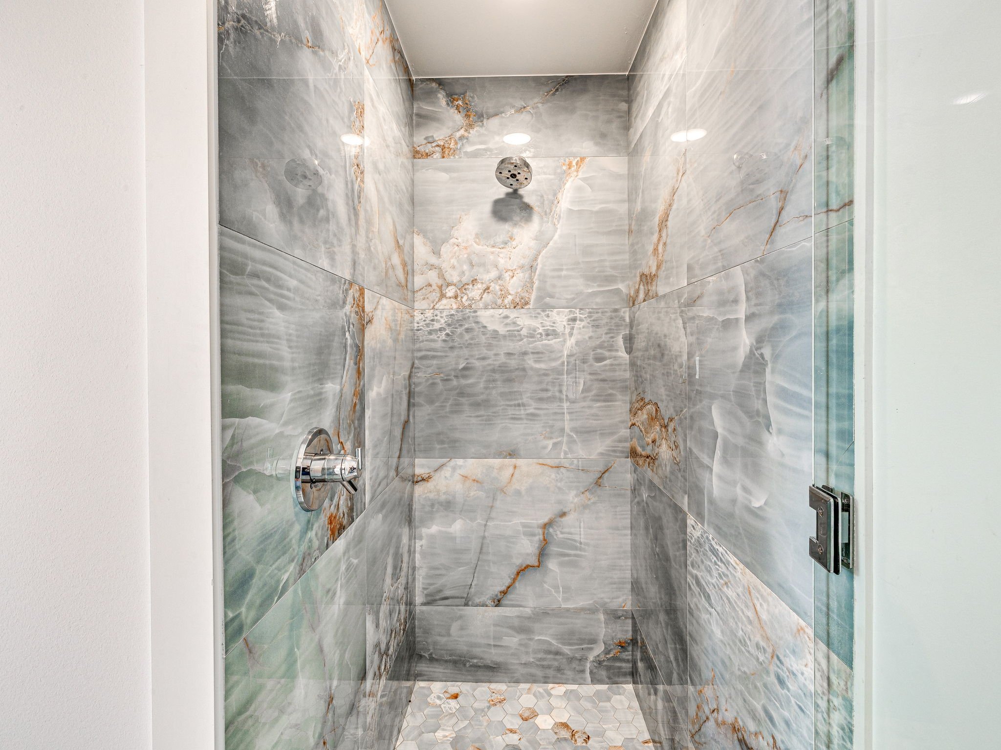 103-web-or-mls-121 Lower Green Way-103.jpg