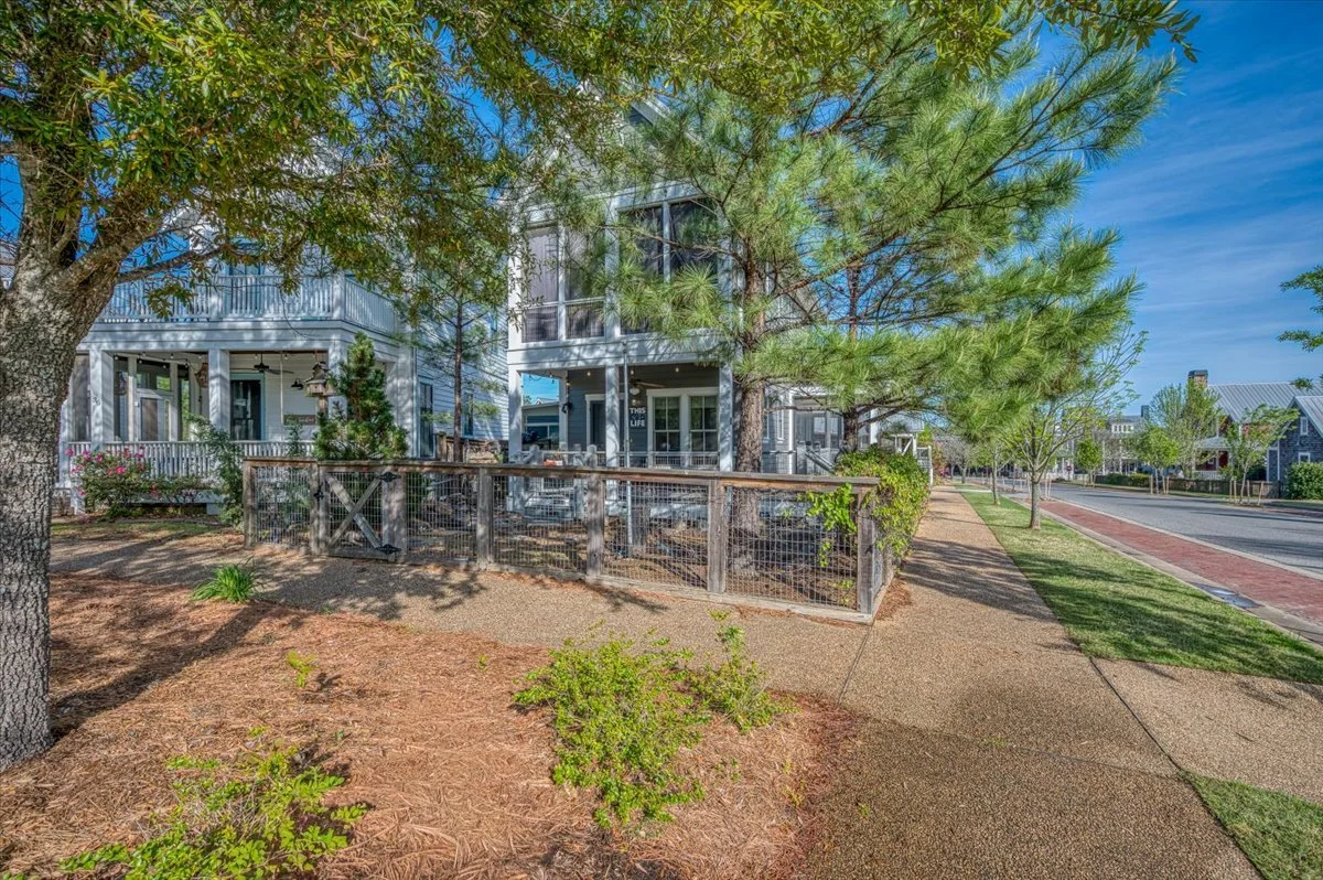 11-37 Firefly Lane-33.jpg