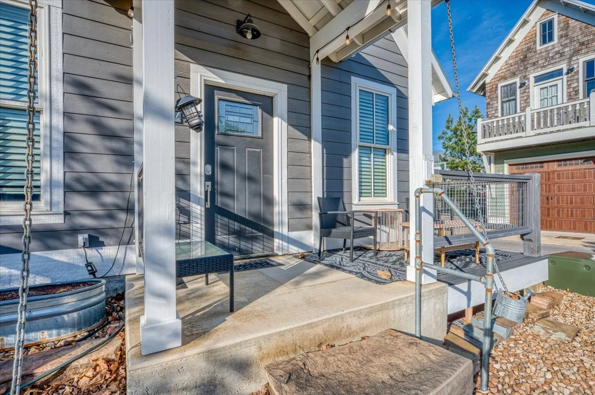 12-37 Firefly Lane-47.jpg