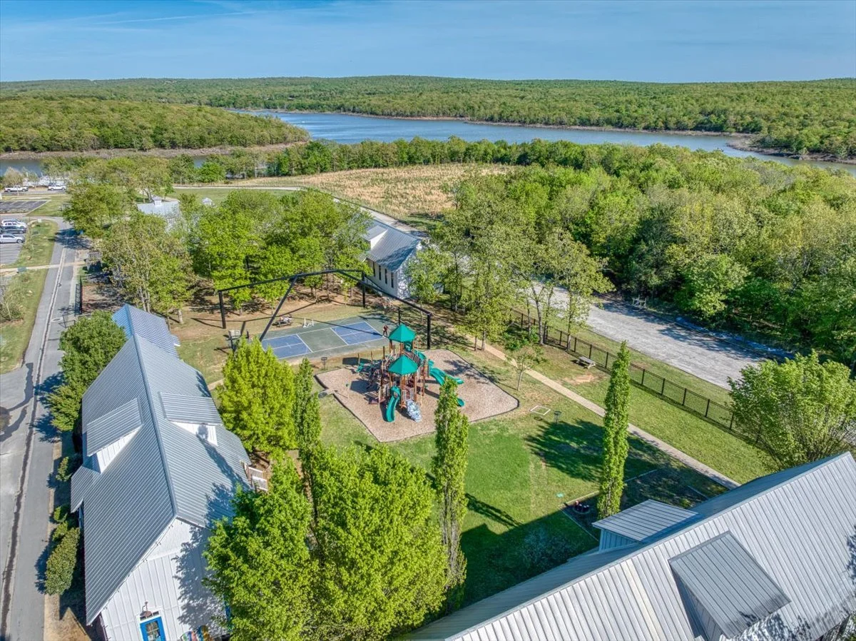 30-37 Firefly Lane-16.jpg