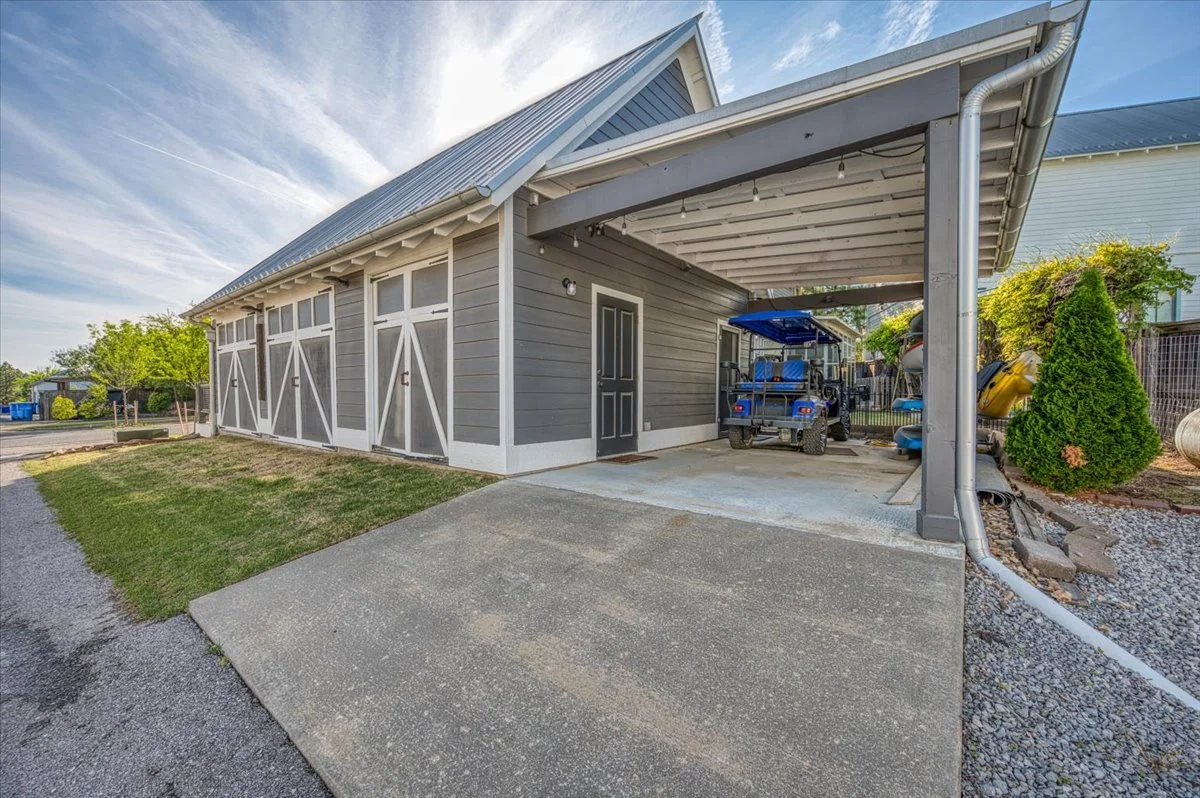 42-37 Firefly Lane-40.jpg