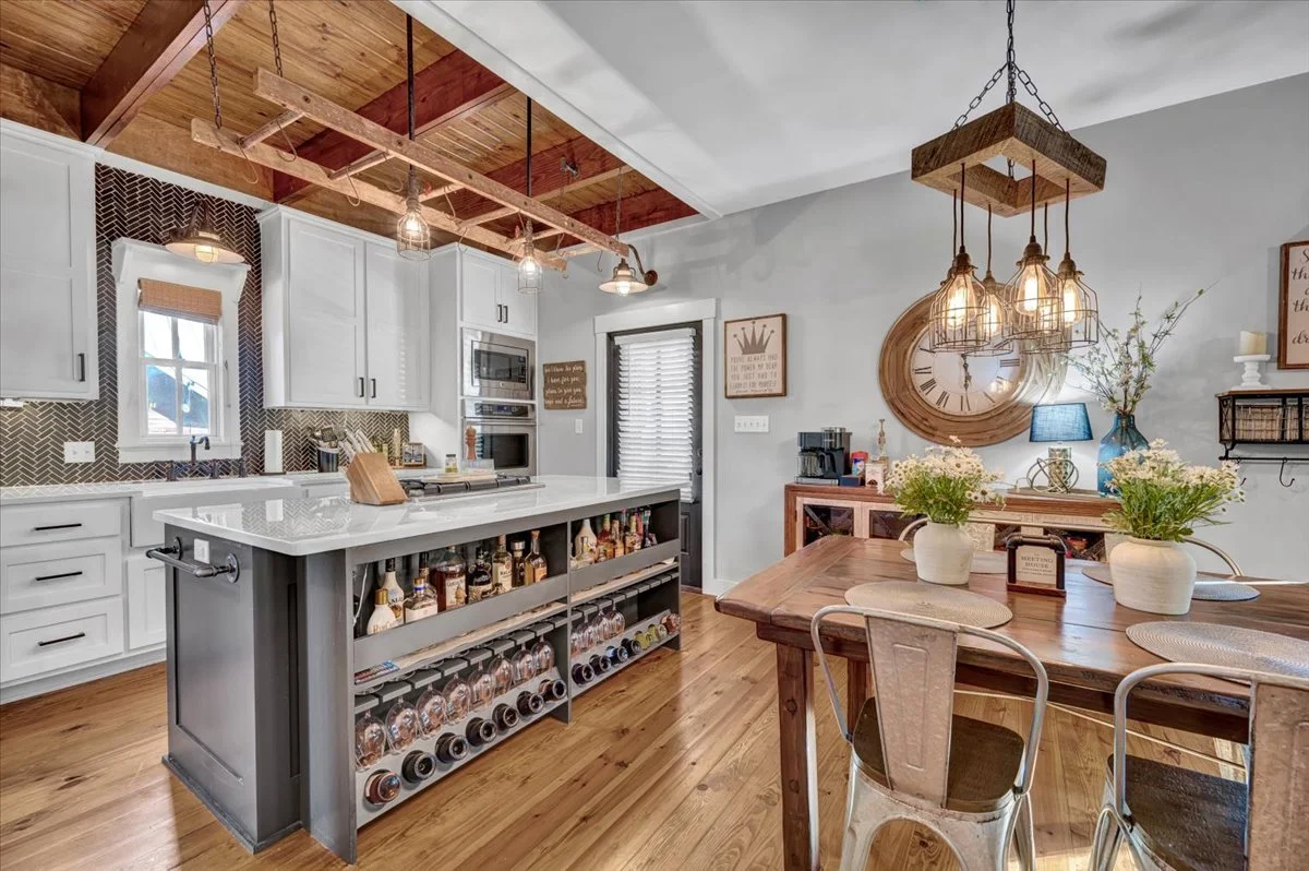 55-37 Firefly Lane-61.jpg