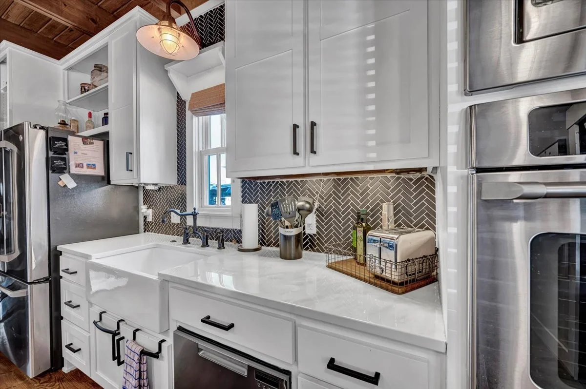 58-37 Firefly Lane-64.jpg