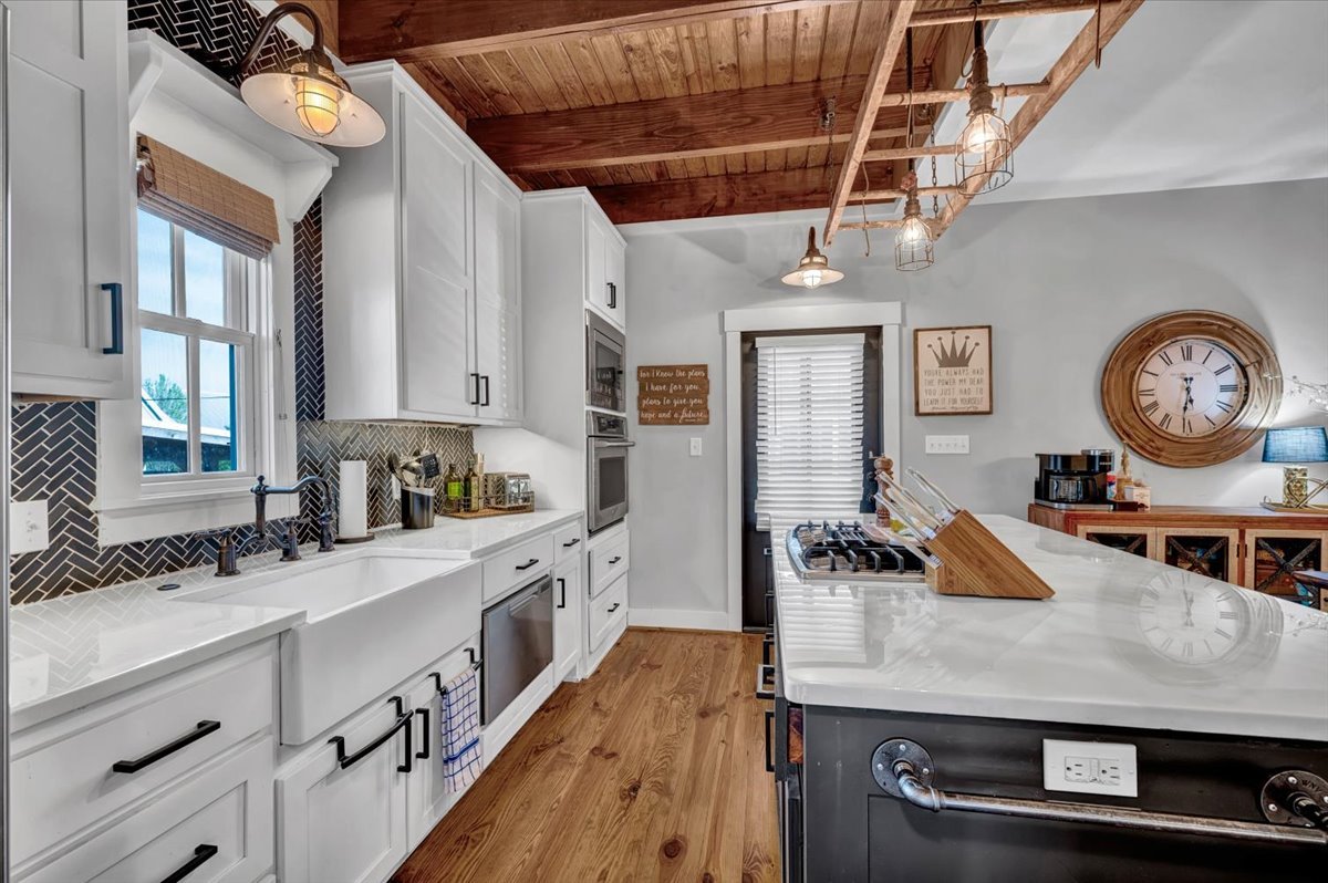 59-37 Firefly Lane-65.jpg