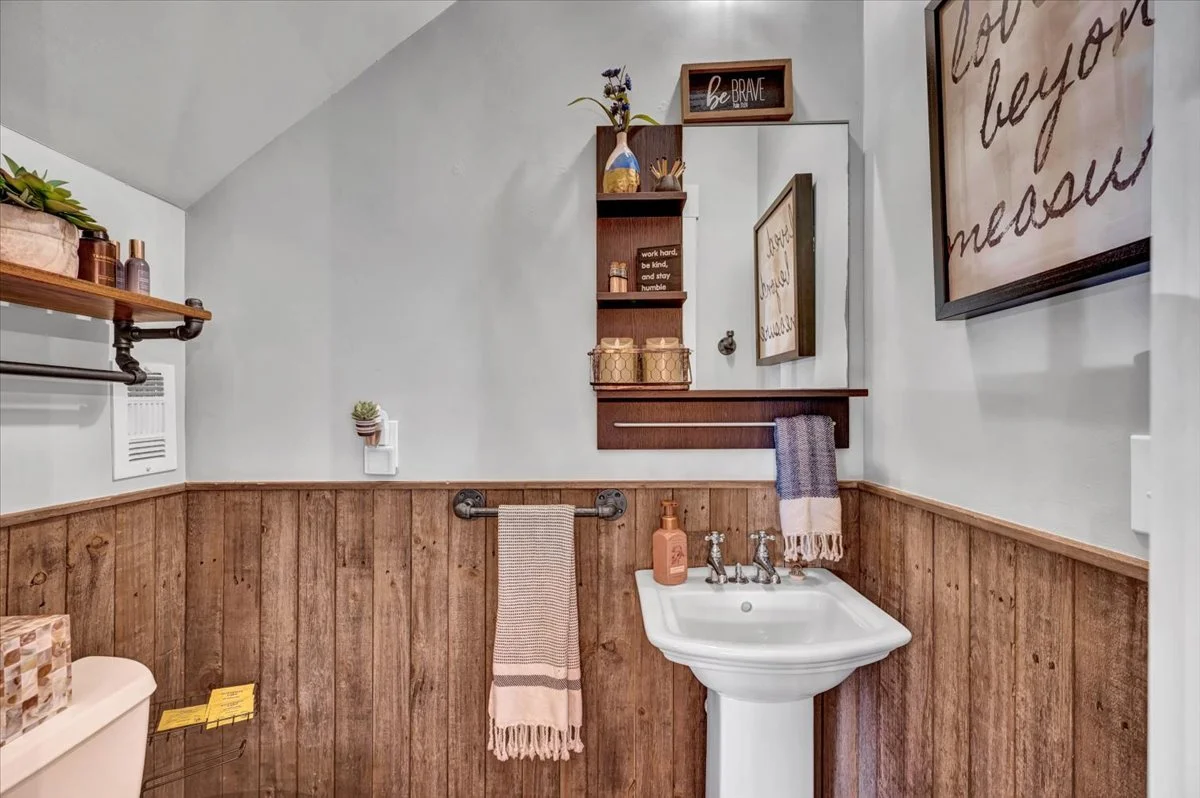 60-37 Firefly Lane-66.jpg