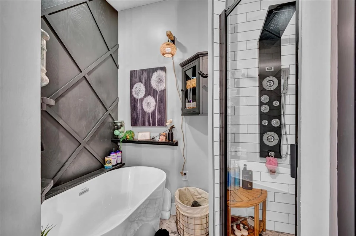 66-37 Firefly Lane-72.jpg