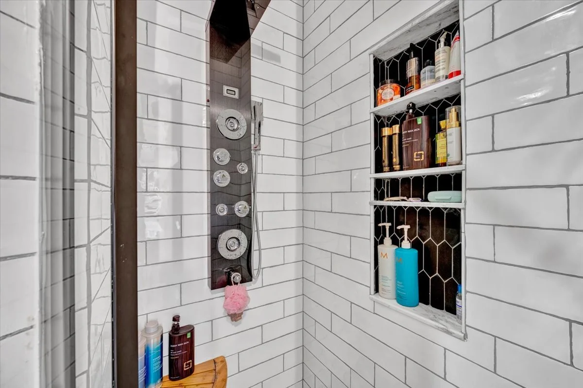 67-37 Firefly Lane-73.jpg