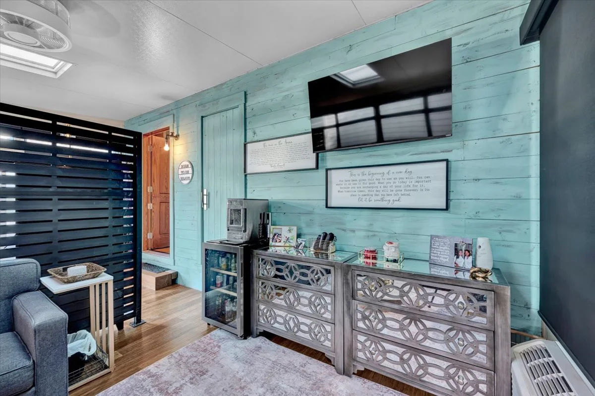 73-37 Firefly Lane-79.jpg