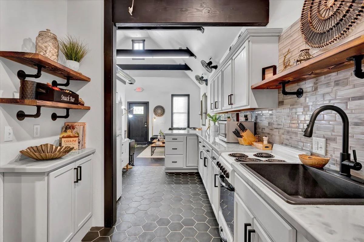 81-37 Firefly Lane-87.jpg