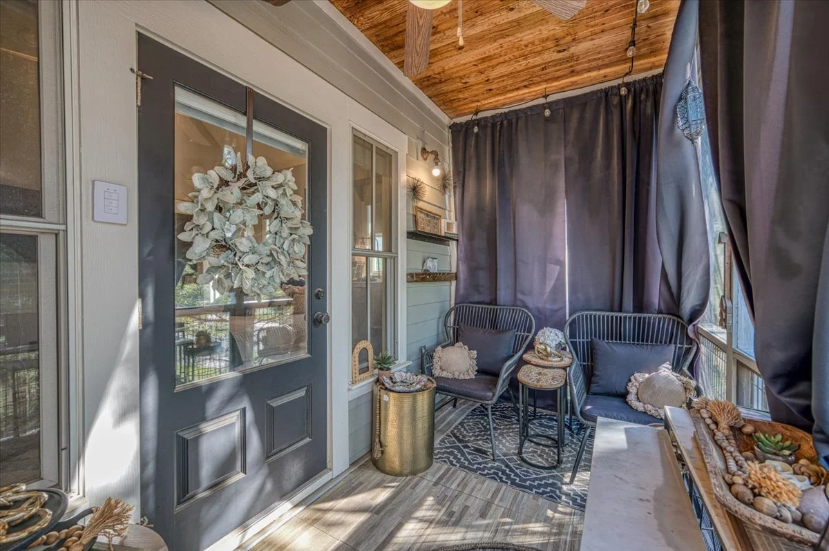 92-37 Firefly Lane-44.jpg