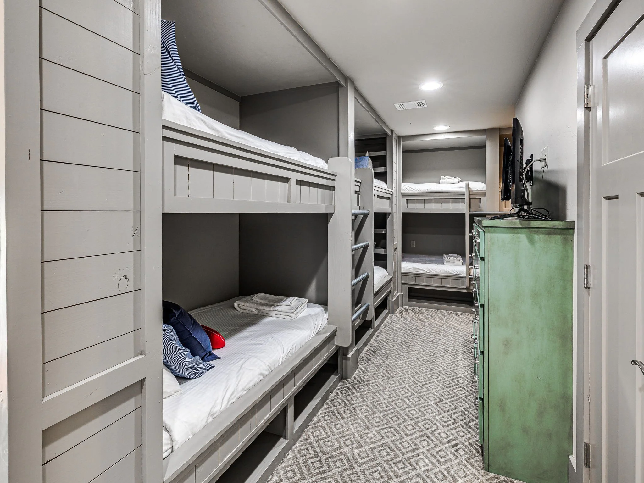 51-web-or-mls-53 Ridgeline-51.jpg