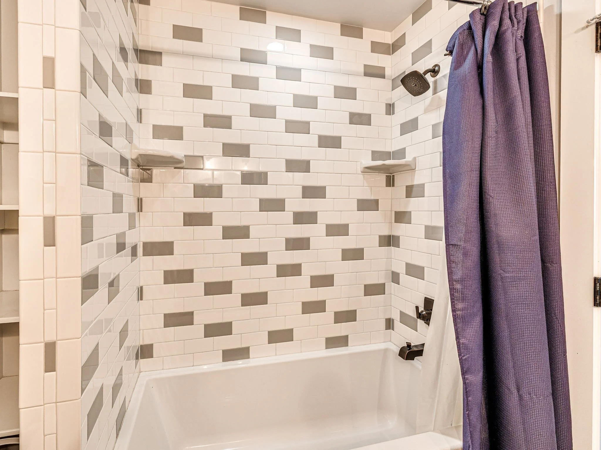 55-web-or-mls-76 Lower Green Way-55.jpg