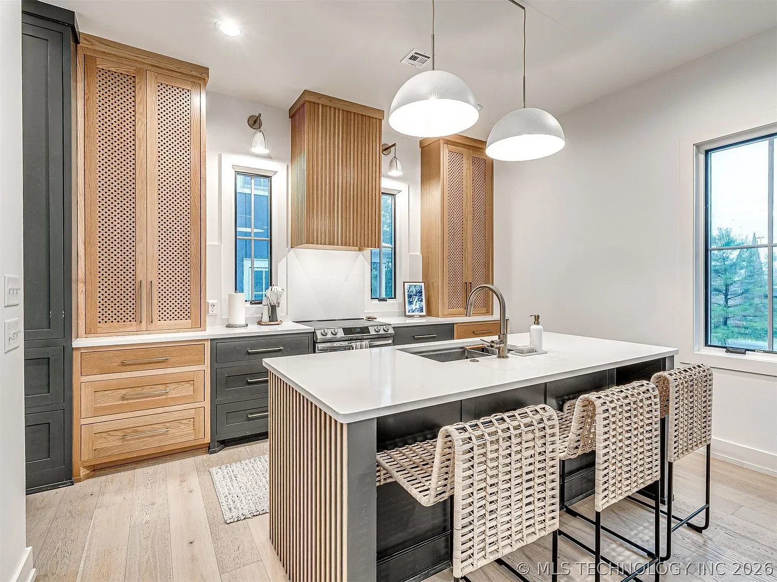 025ad0ba61be3b6219bb049c5c8f9a1c-uncropped_scaled_within_1536_1152.webp