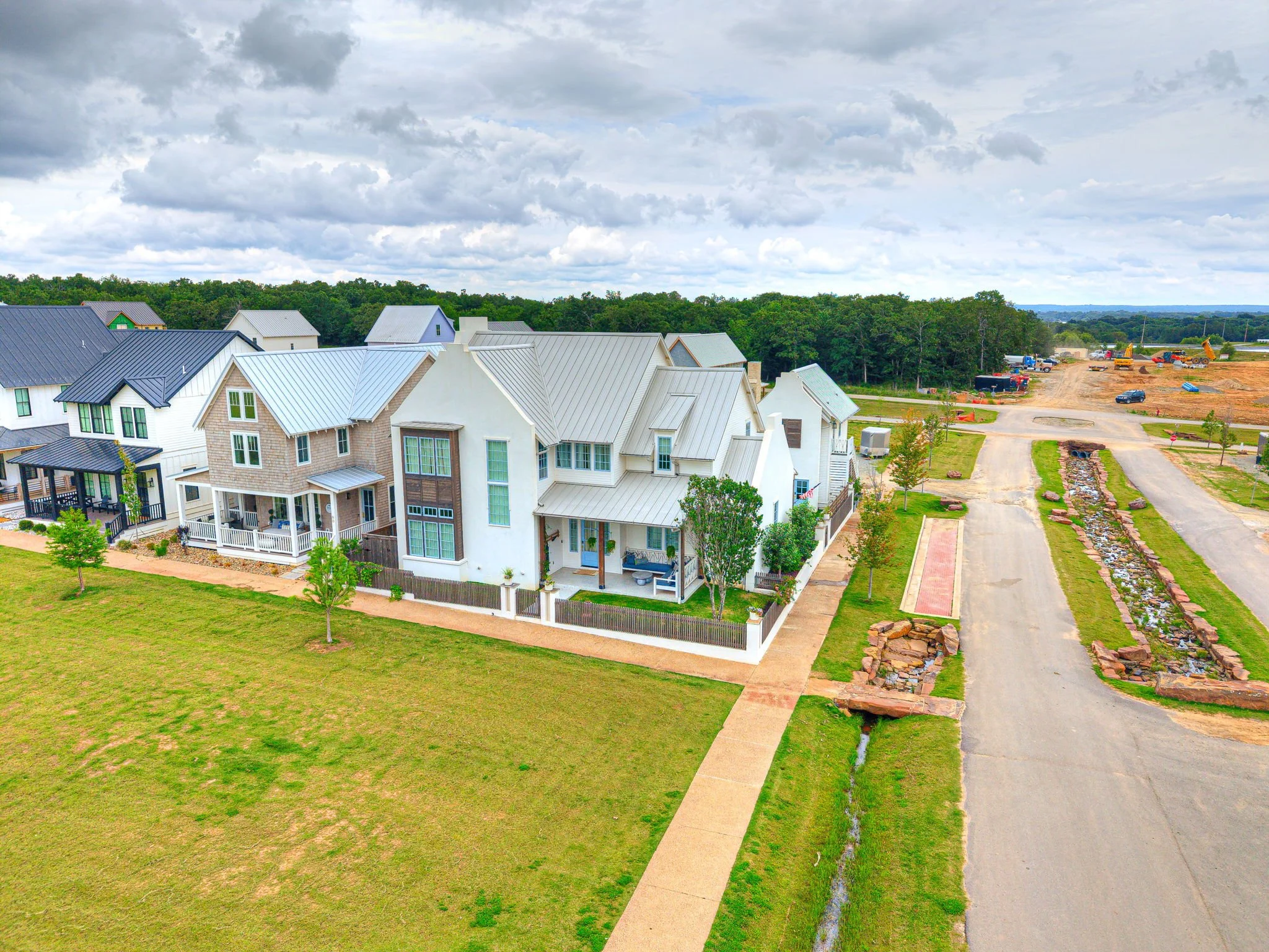 5-web-or-mls-58 Center Lane - Exterior-5.jpg