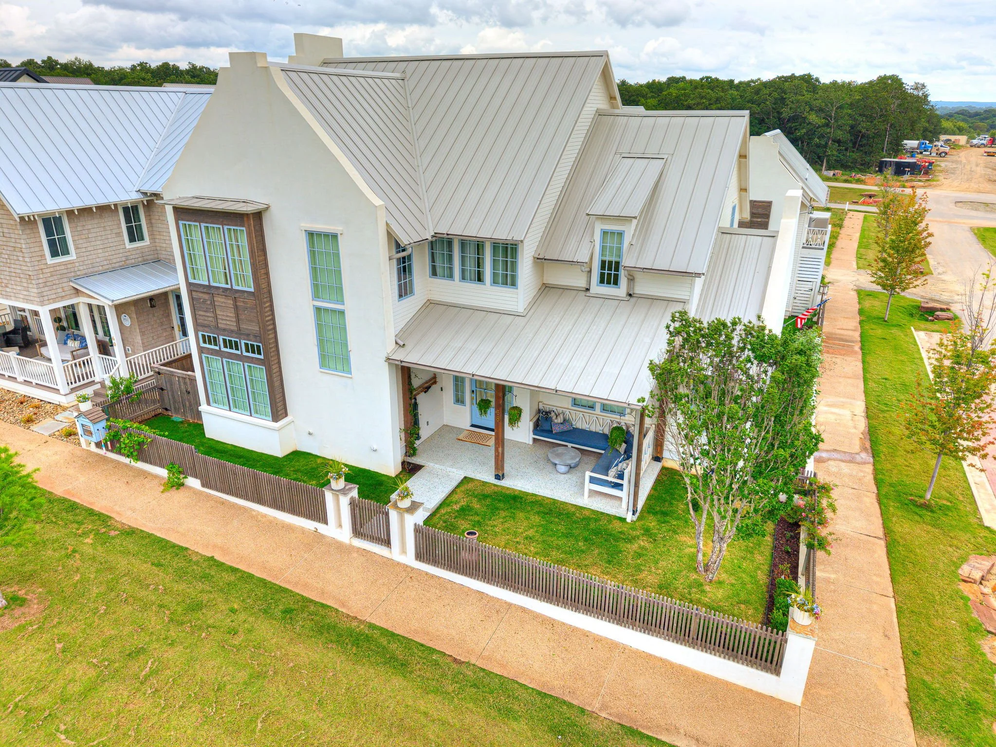 9-web-or-mls-58 Center Lane - Exterior-9.jpg