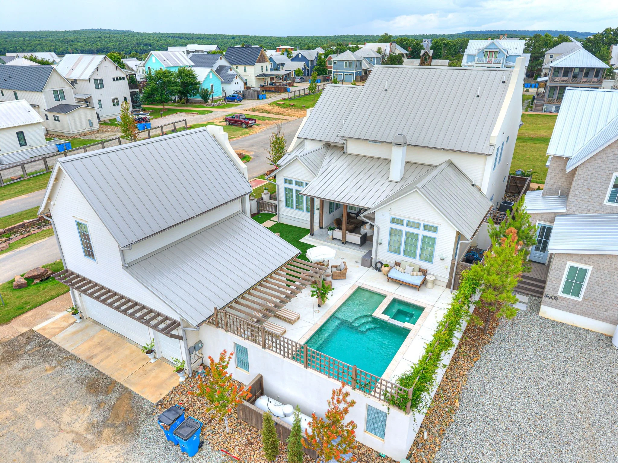 14-web-or-mls-58 Center Lane - Exterior-14.jpg