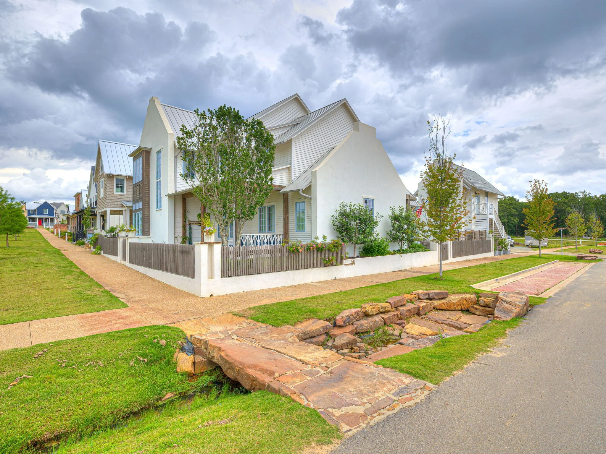 21-web-or-mls-58 Center Lane - Exterior-21.jpg