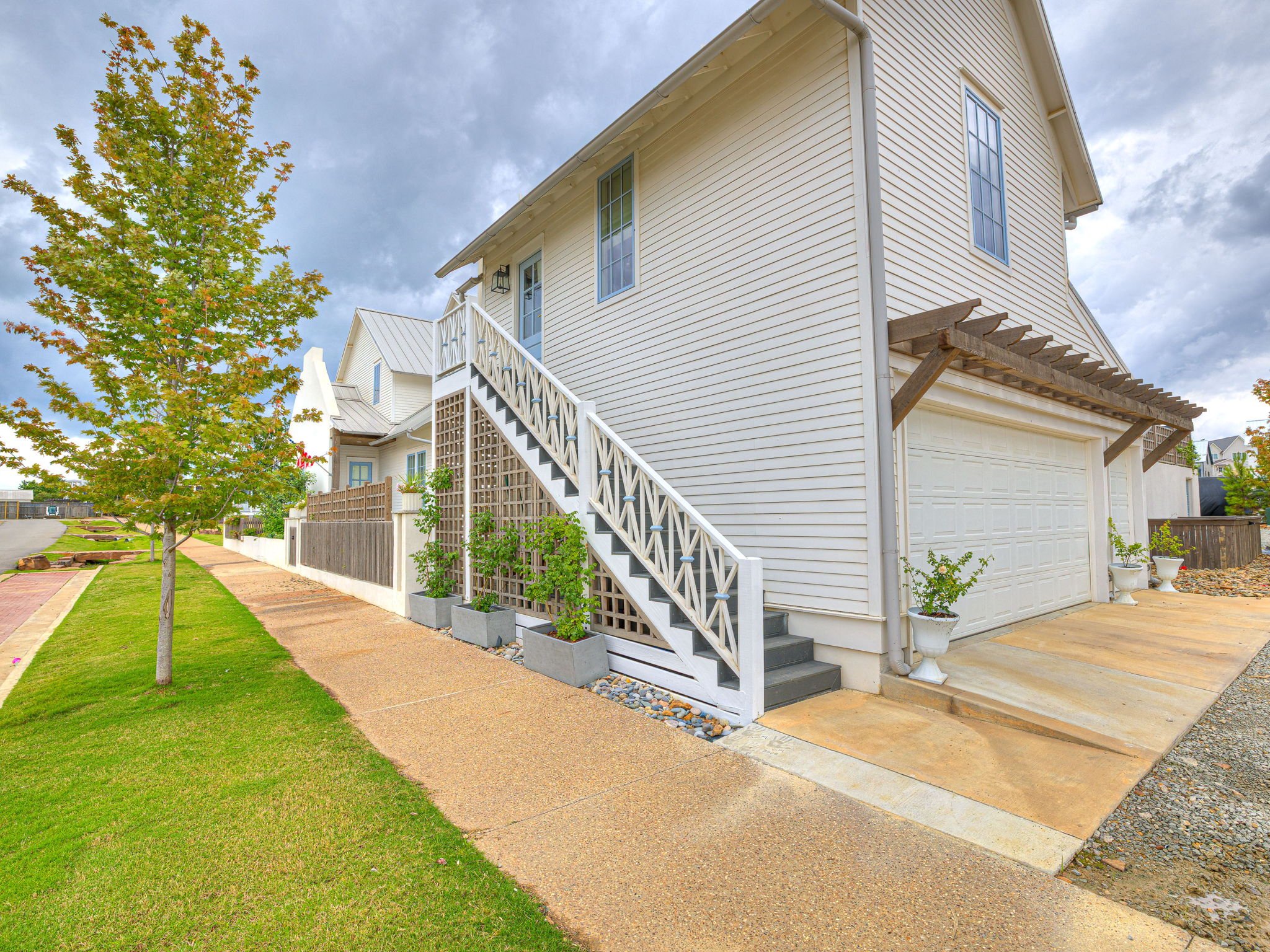 23-web-or-mls-58 Center Lane - Exterior-23.jpg