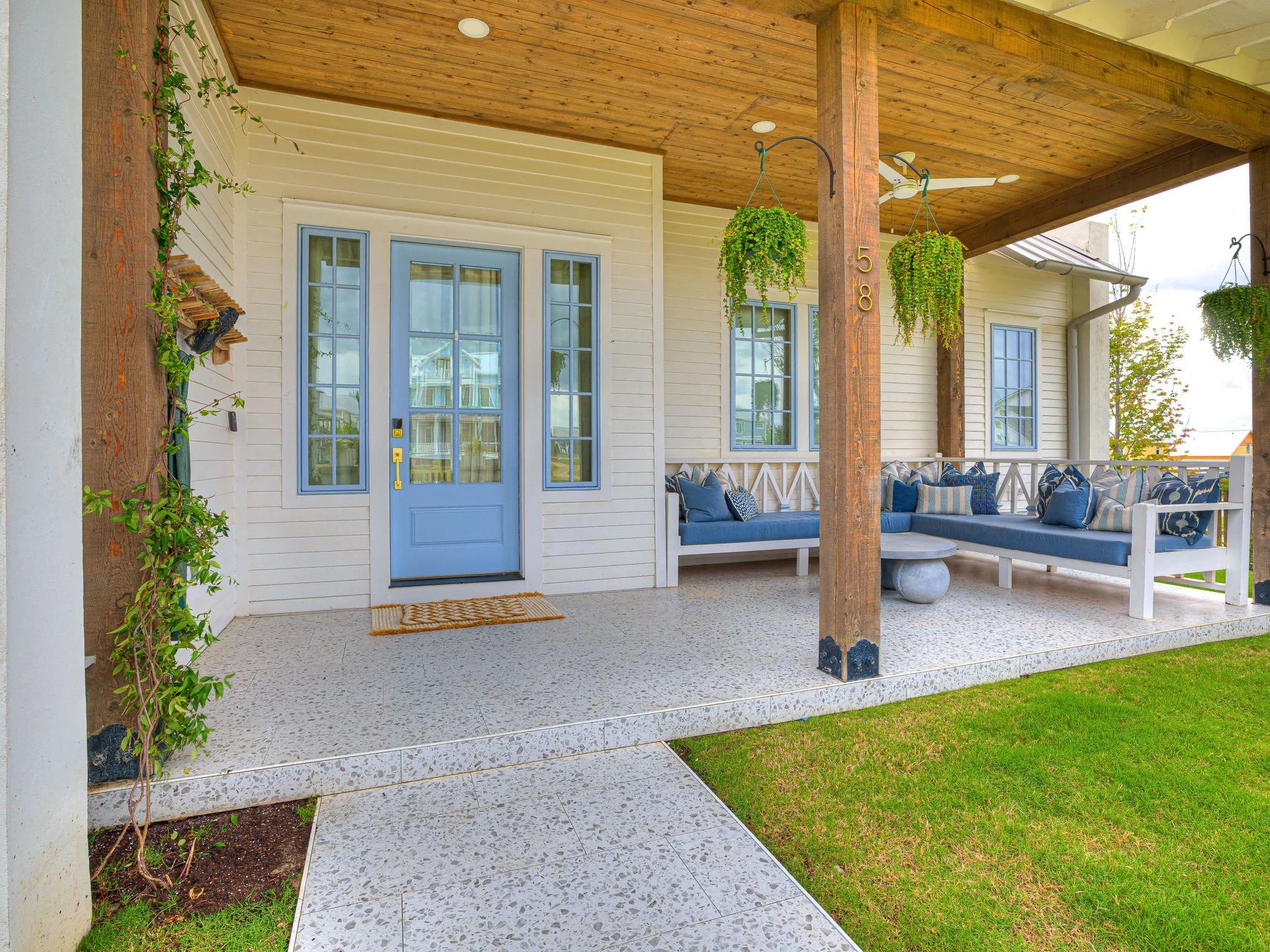 25-web-or-mls-58 Center Lane - Exterior-25.jpg