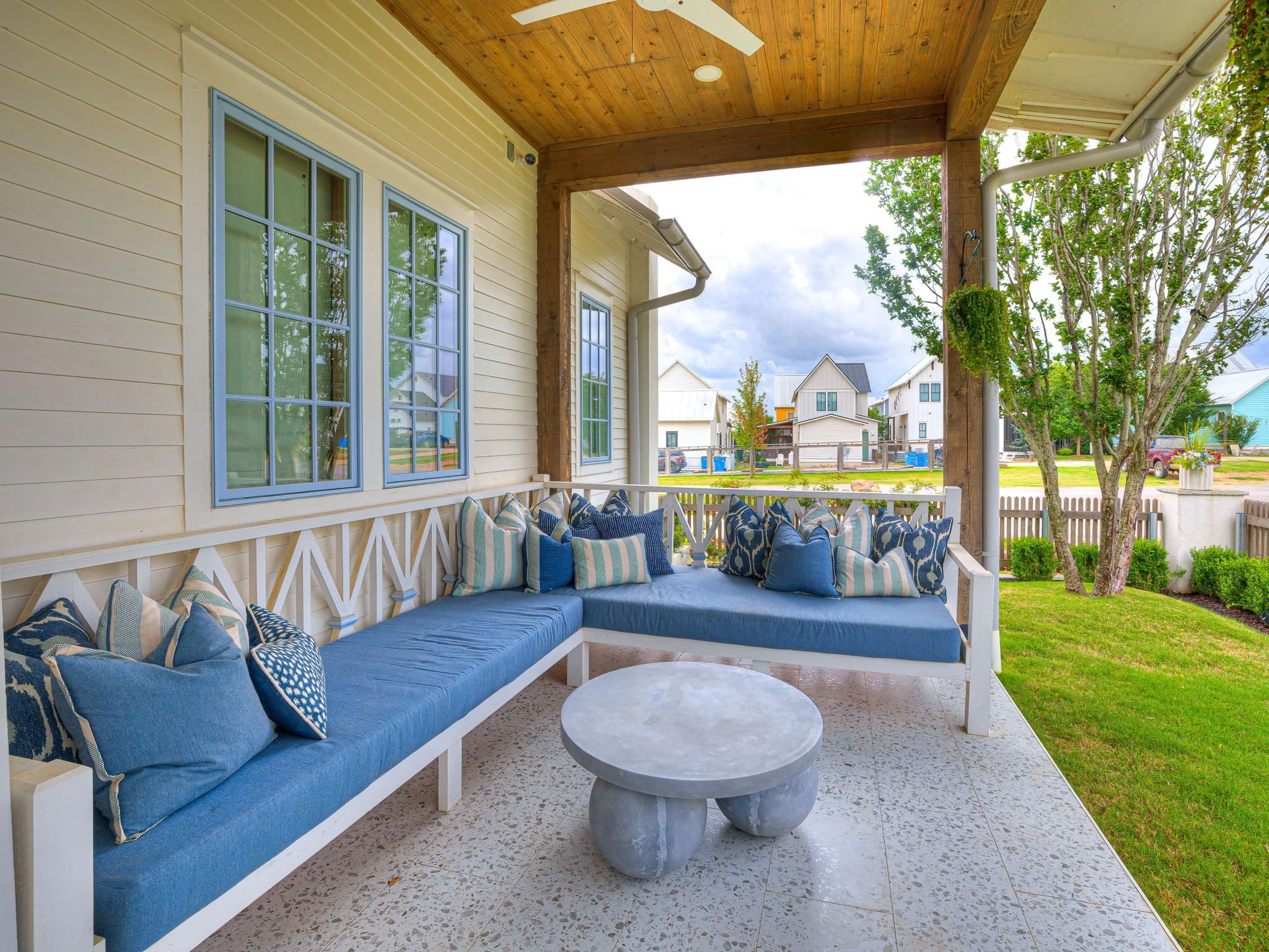 26-web-or-mls-58 Center Lane - Exterior-26.jpg