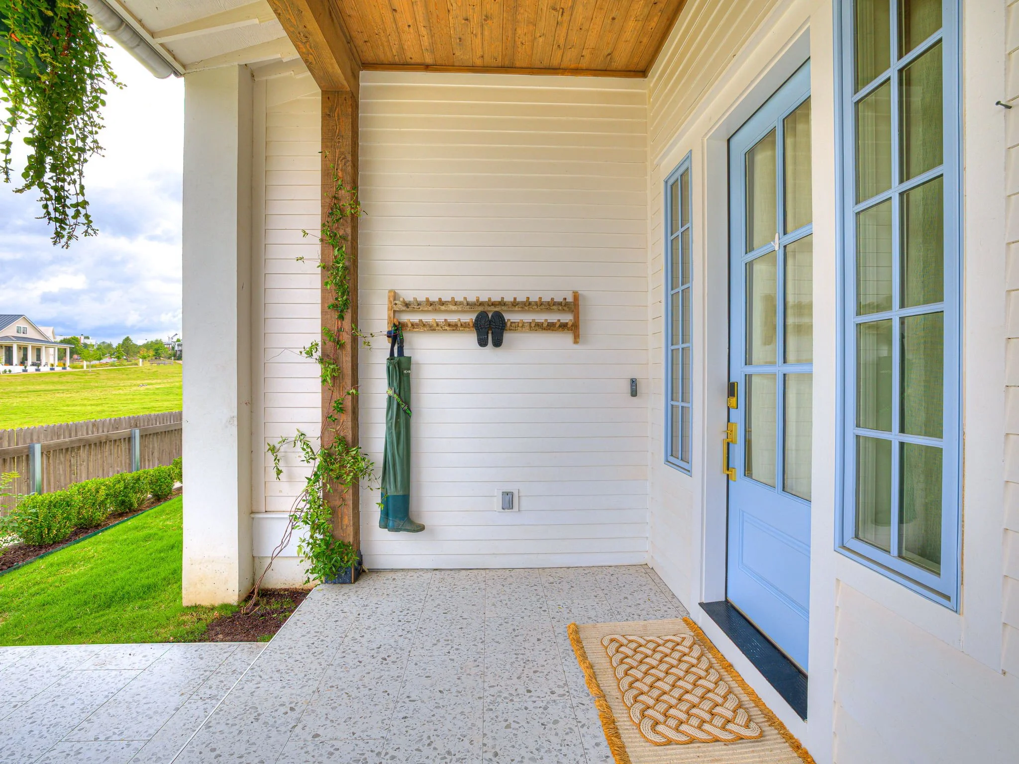 27-web-or-mls-58 Center Lane - Exterior-27.jpg