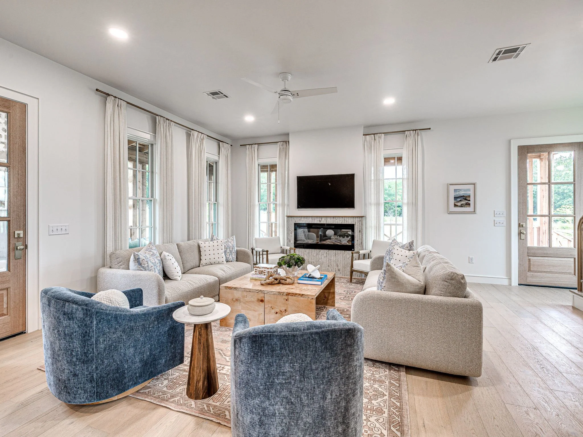 17-web-or-mls-62 Hill-17.jpg