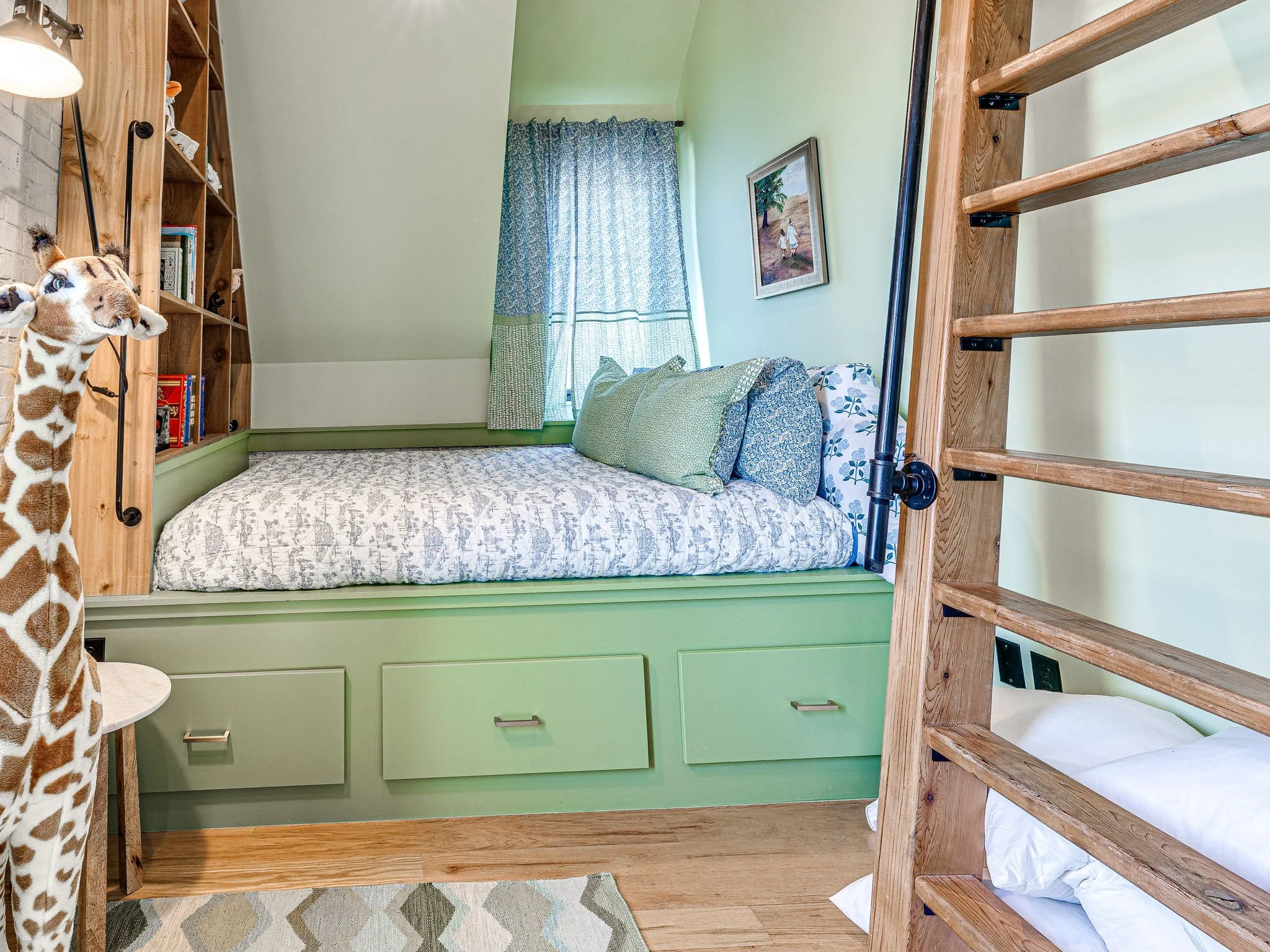 42-web-or-mls-67A Ridgeline-42.jpg