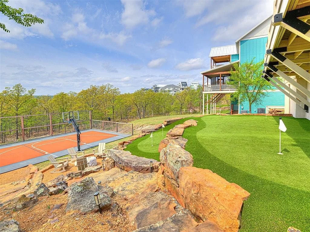 14th image of 82 Ridgeline Rd.jpg