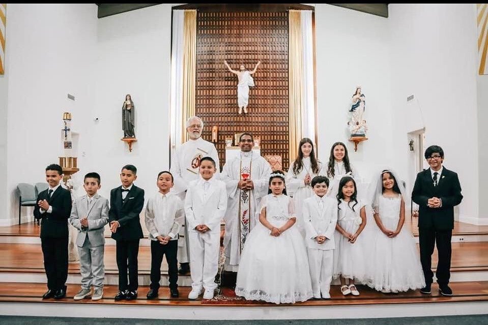 Our wonderful students received the sacrament of First Holy Communion 🙏🏼