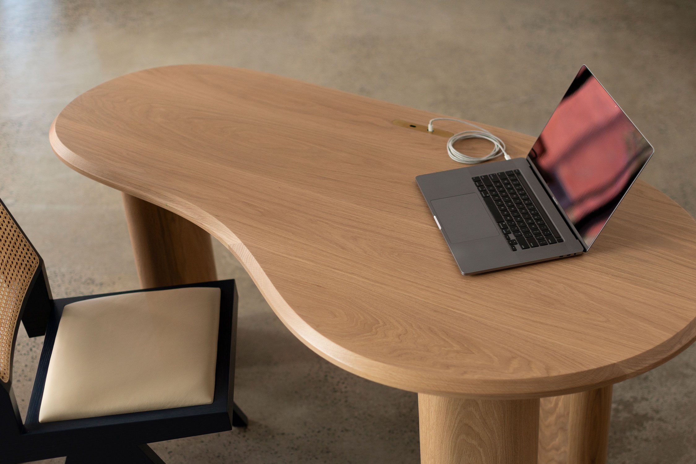 MadeStudio_PebbleDesk_ZETR_WEB_LKA00023.jpg (Copy)