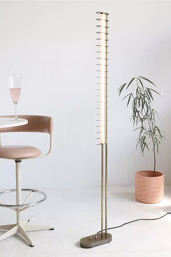 DISTANCE-Floor-Lamp2-large.jpg
