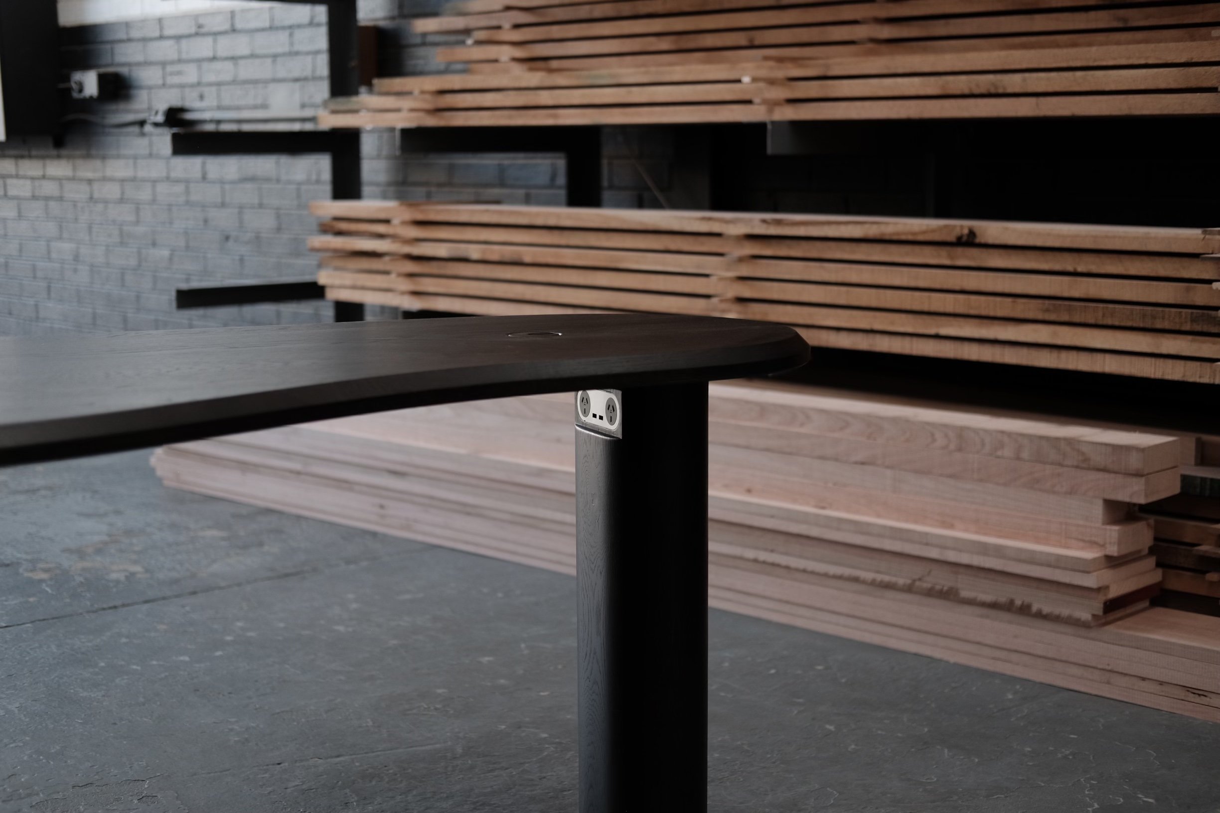 Pebble Desk with ZETR Dual GPO and Dual USBC to Leg and Grommet to TOp.jpeg