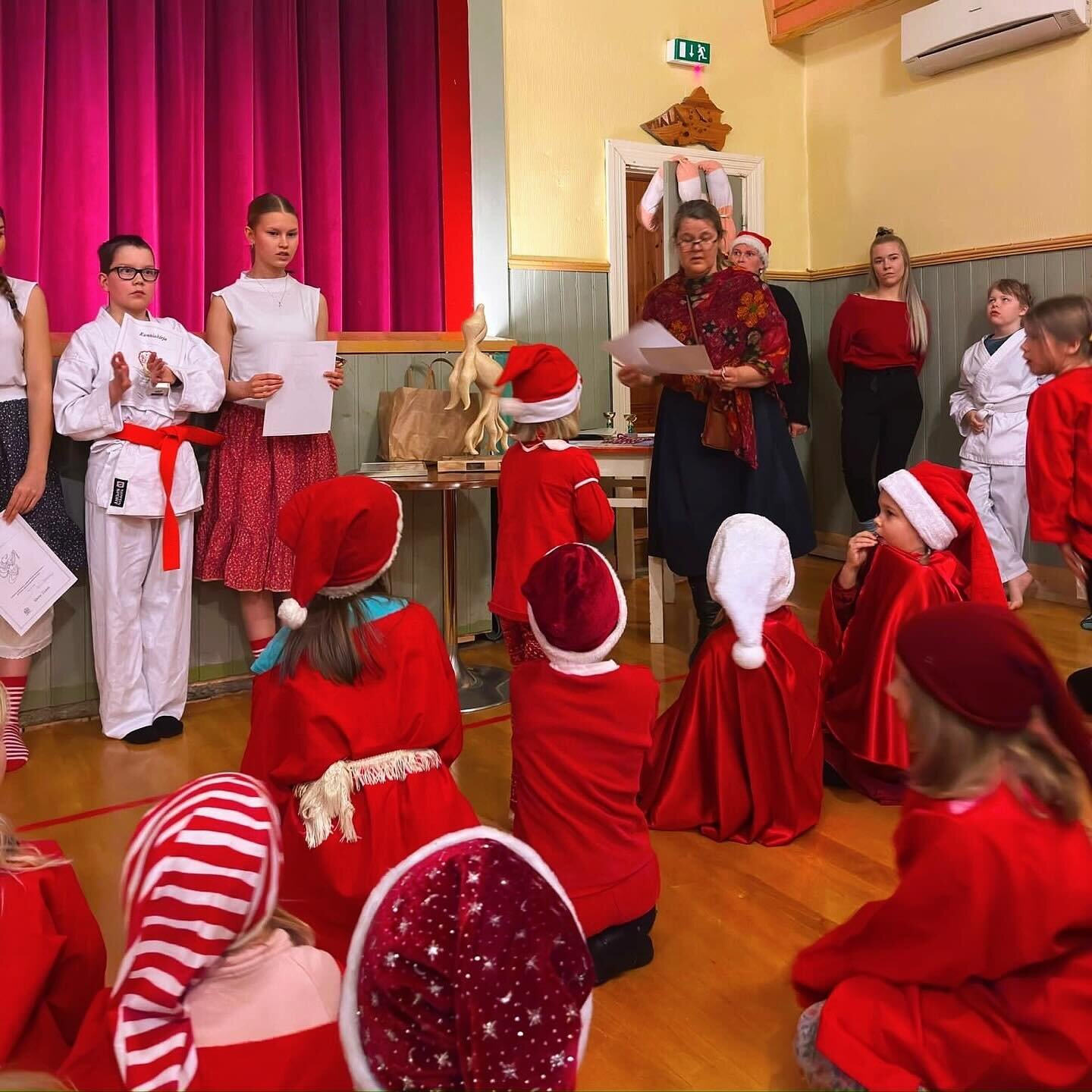 🎄Viialan Pyryn yhteiset pikkujoulut kokosivat koko seuran v&auml;en j&auml;lleen yhteen. Kiitos yhteisest&auml; aktiivisesta vuodesta! 🫶 Nyt j&auml;&auml;mme joulutauolle ja harjoitukset jatkuvat j&auml;lleen tammikuussa