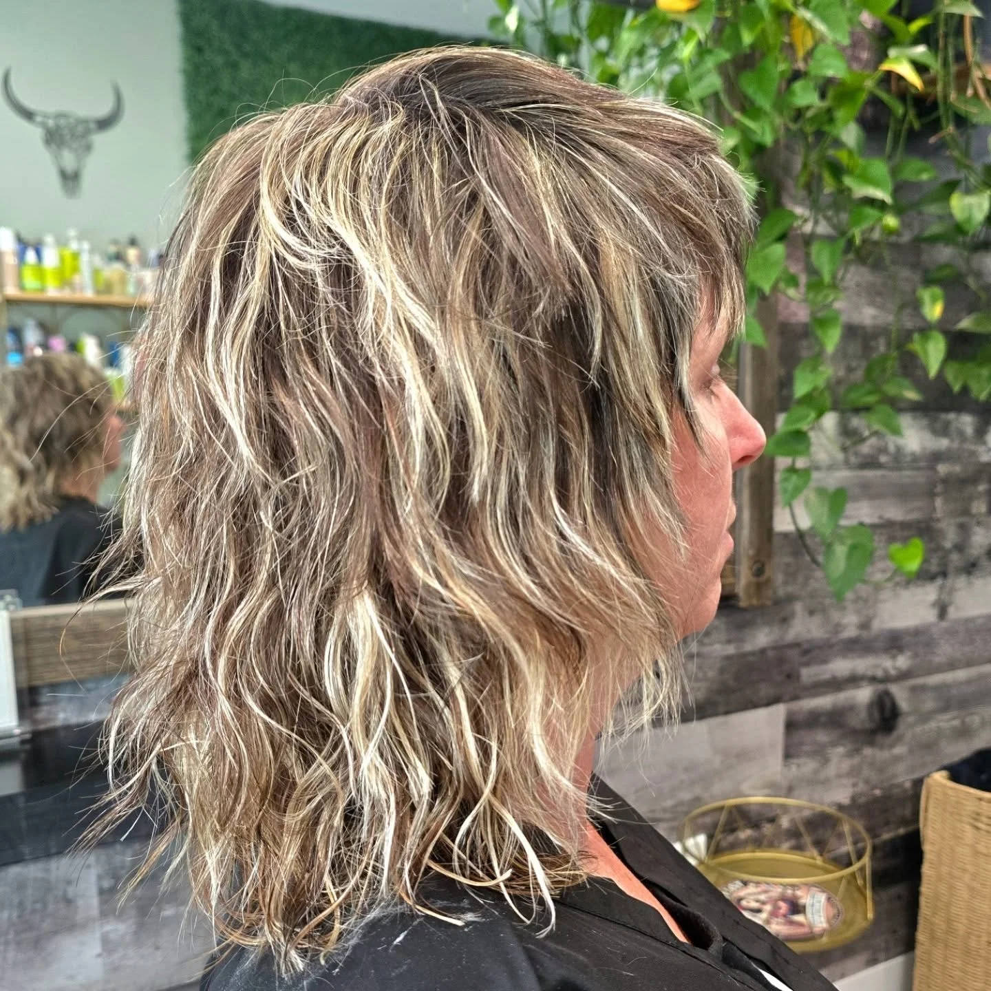 #fraservalleyhair #fraservalleyhairdresser#fraservalleyhairstylist #fraservalleyhairsalon #goldwell #goldwellcolor #behindthechair#highlights#shag#shaghaircut#shagcut #missionhair#thevanityden #blondehairdontcare #blondbombshell #hairsalon #blondehai