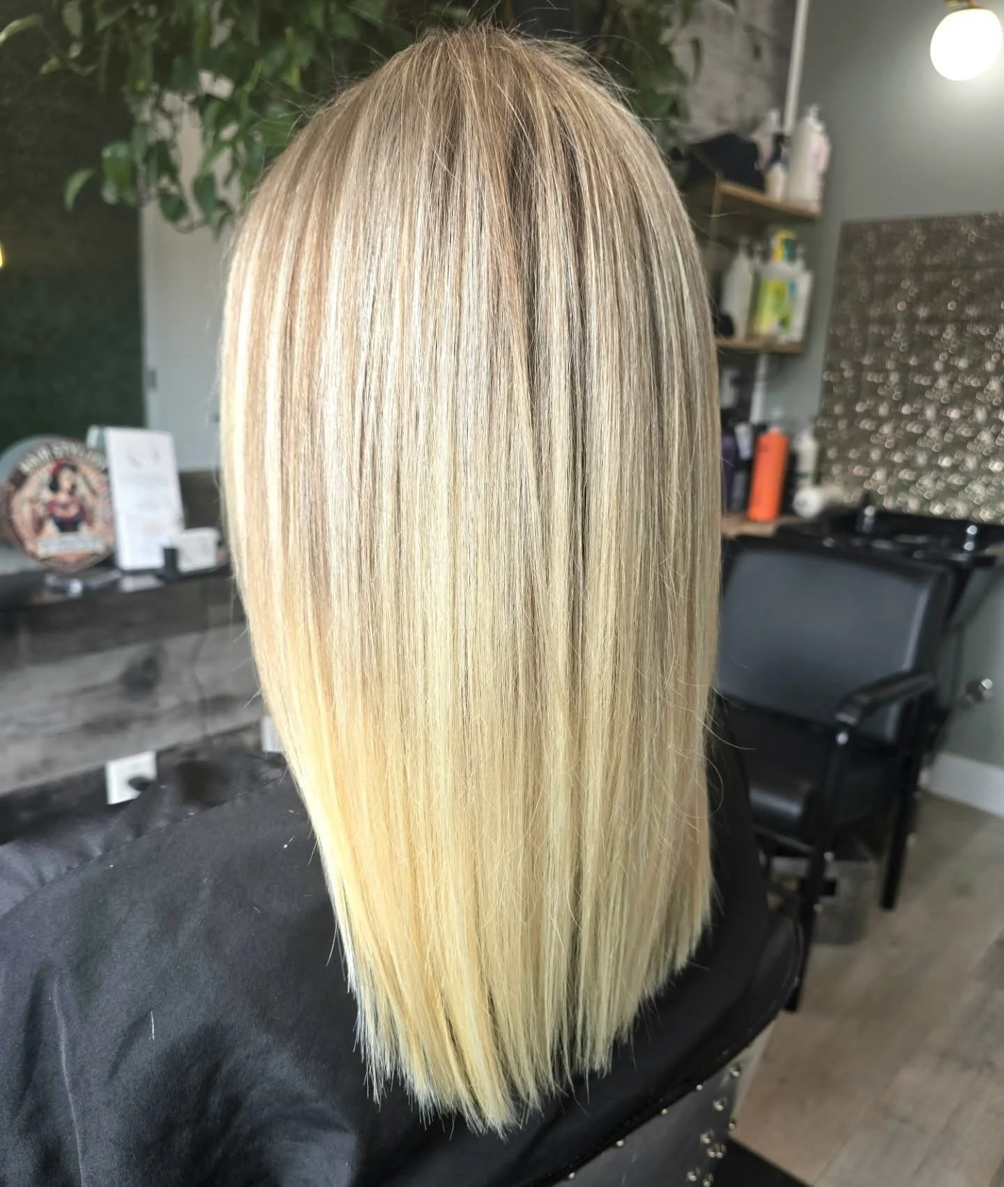 #fraservalleyhair #fraservalleyhairdresser#fraservalleyhairstylist #fraservalleyhairsalon #goldwell #goldwellcolor #behindthechair#balayage#highlights #balayagehighlights #ombre #balayageombre#missionhair#thevanityden #blondebalayage #blondehairdontc