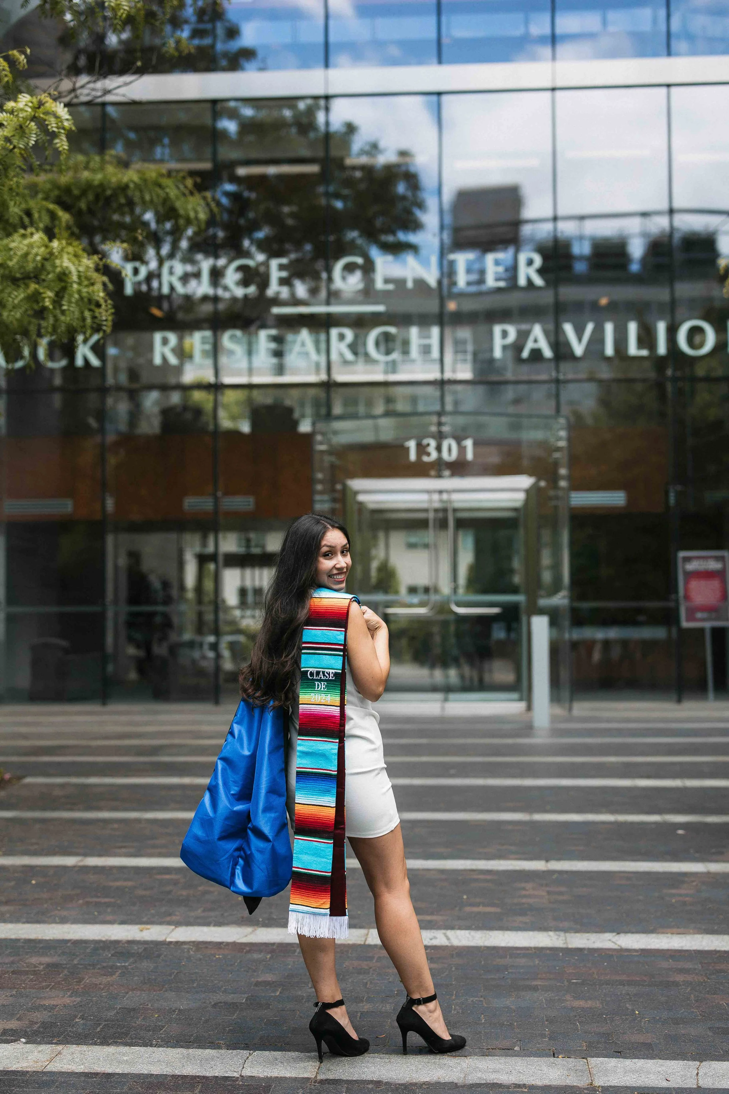 Minh Vo Group Grad Photos_329.jpg