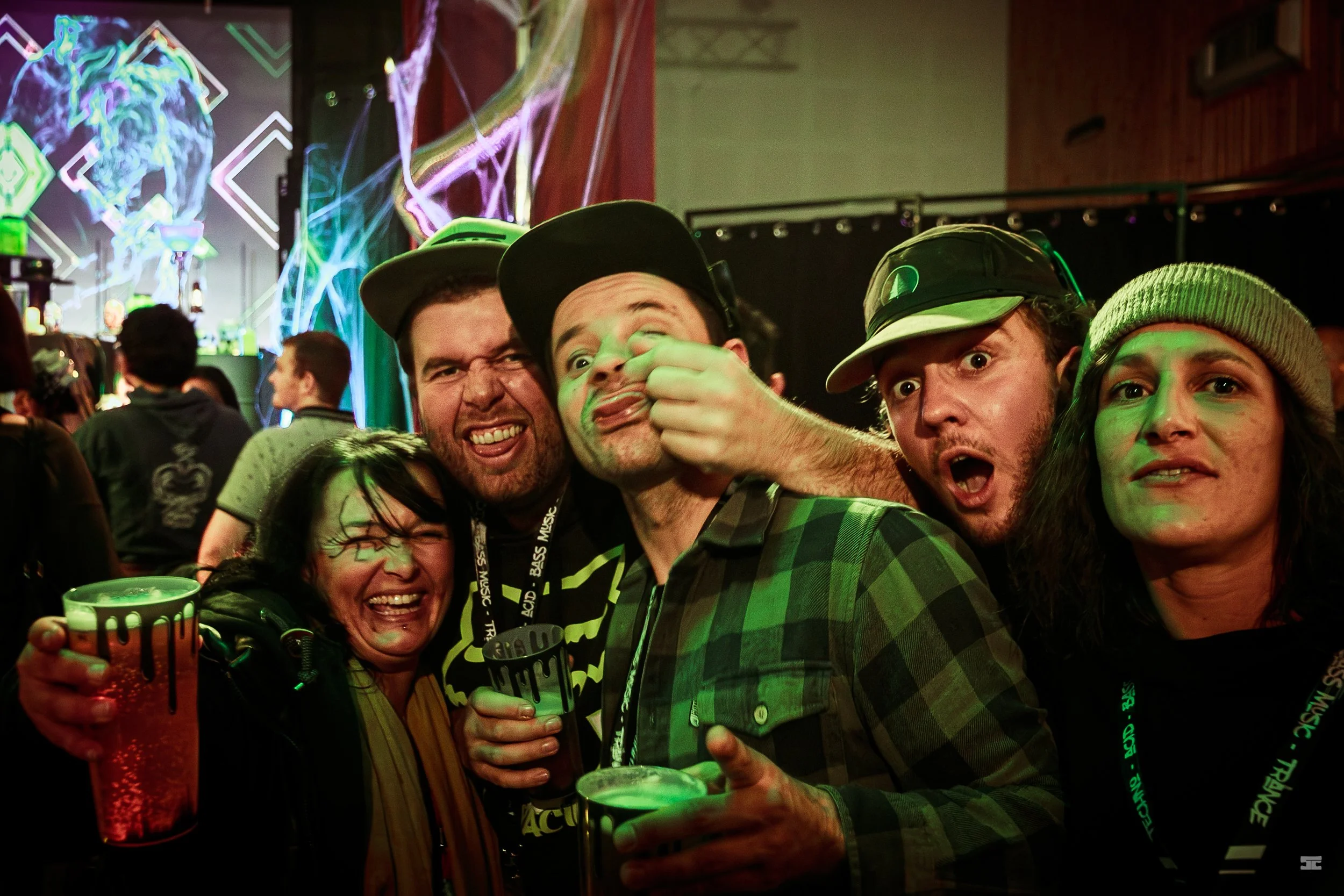 Darkside events_soirée_Hautes-alpes_Hollow.jpg