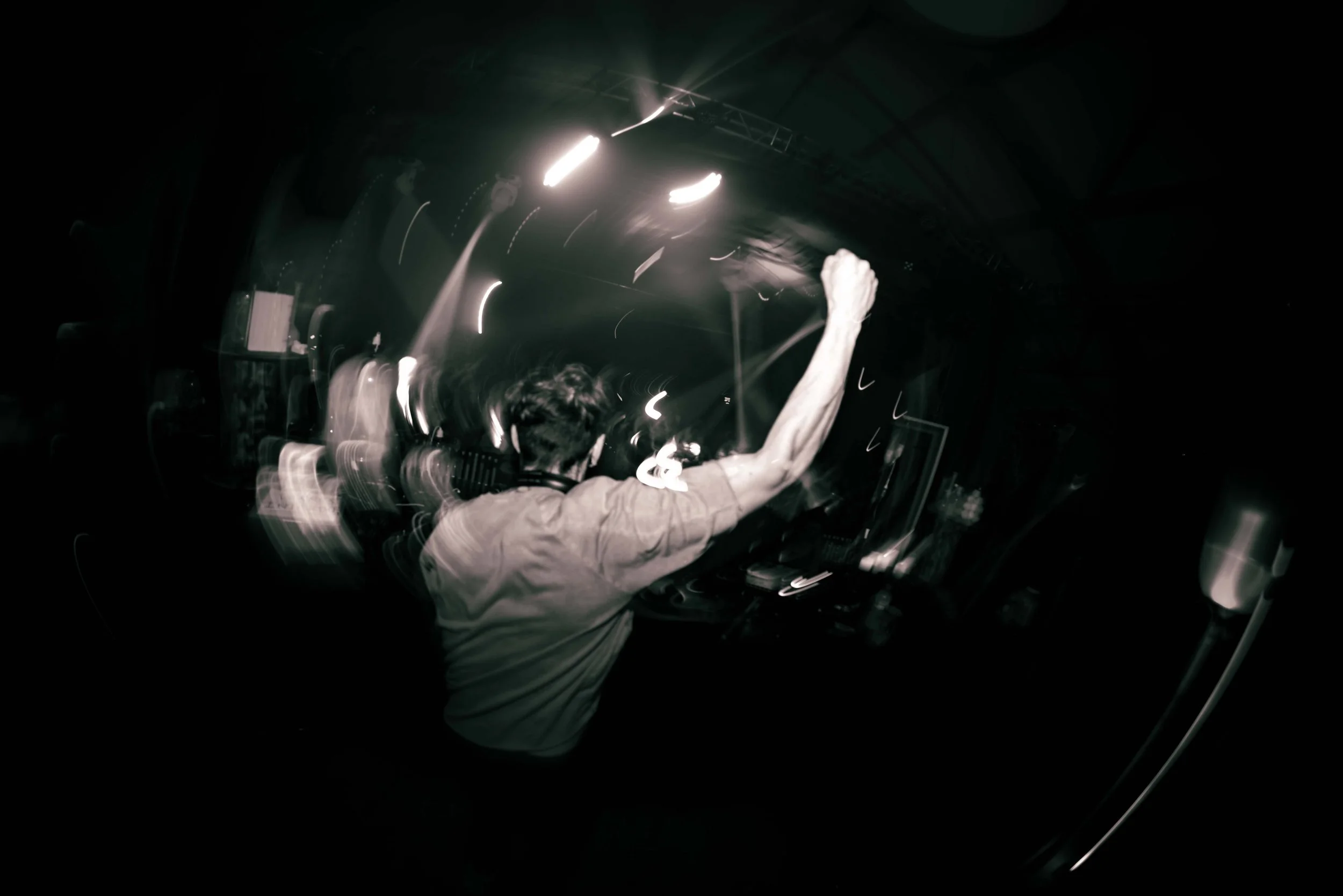 Darkside events_soirée_Hautes-alpes_Hollow.jpg