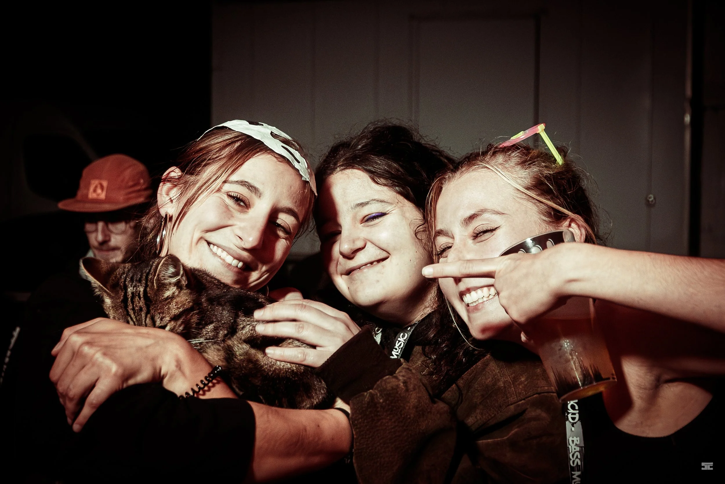 Darkside events_soirée_Hautes-alpes_Hollow.jpg