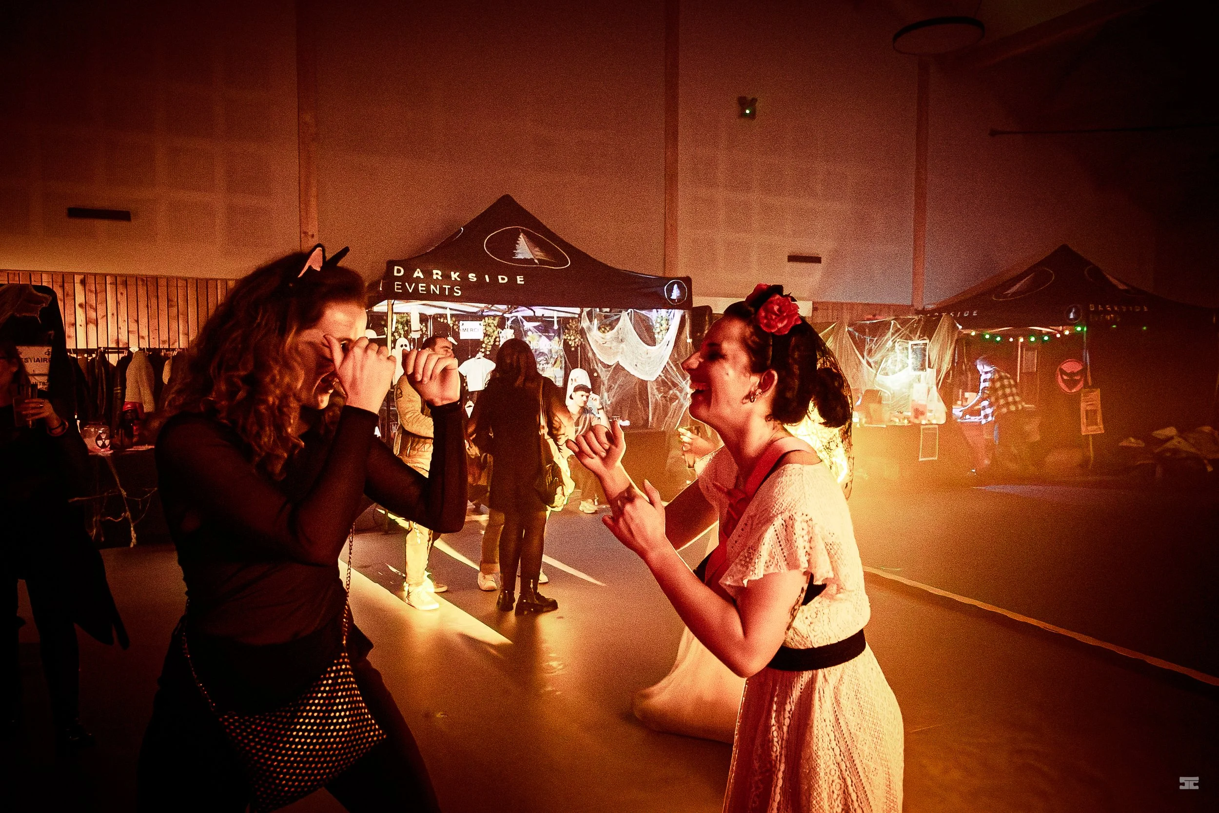 Darkside events_soirée_Hautes-alpes_Hollow.jpg