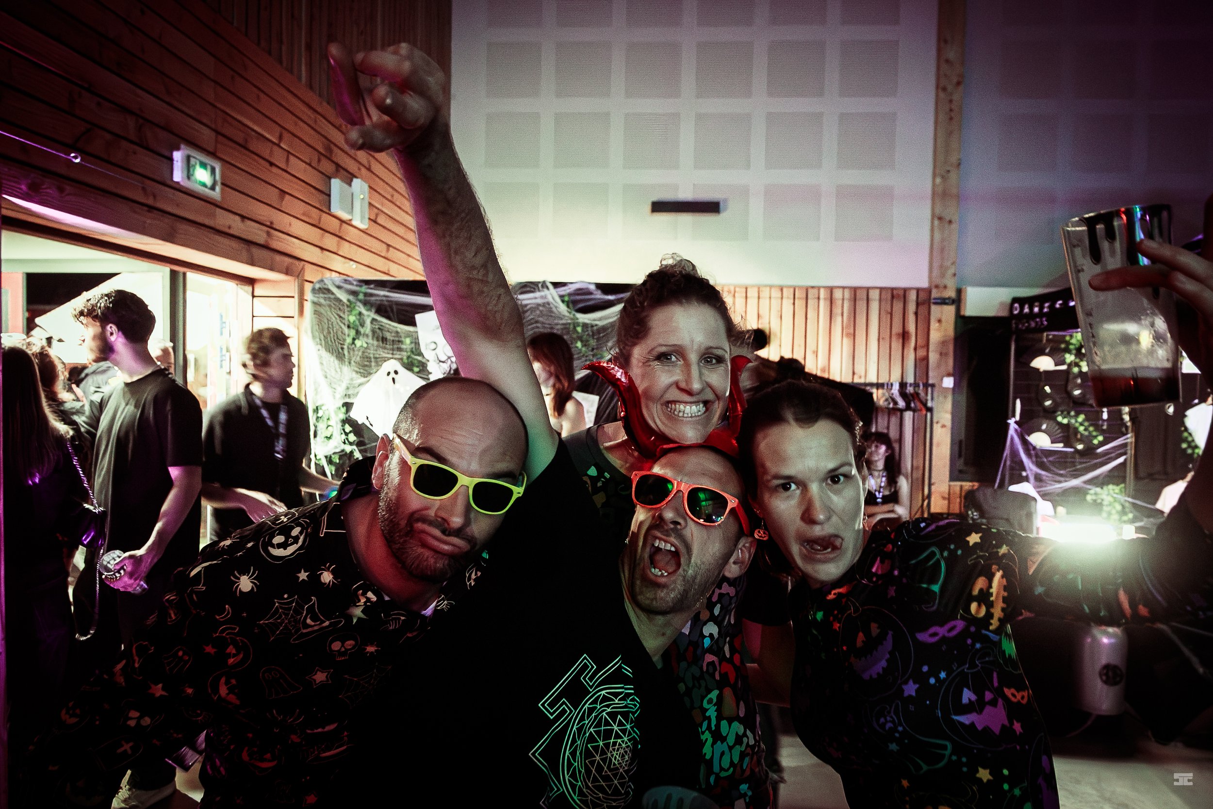 Darkside events_soirée_Hautes-alpes_Hollow.jpg